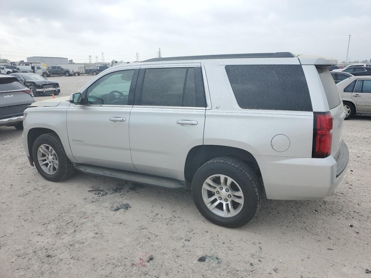 Photo 1 VIN: 1GNSCBKC3GR300003 - CHEVROLET TAHOE 