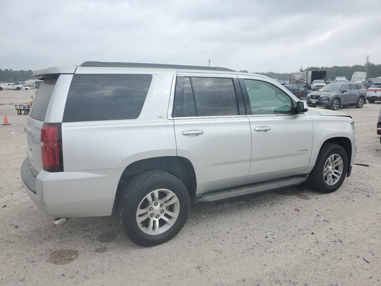 Photo 2 VIN: 1GNSCBKC3GR300003 - CHEVROLET TAHOE 