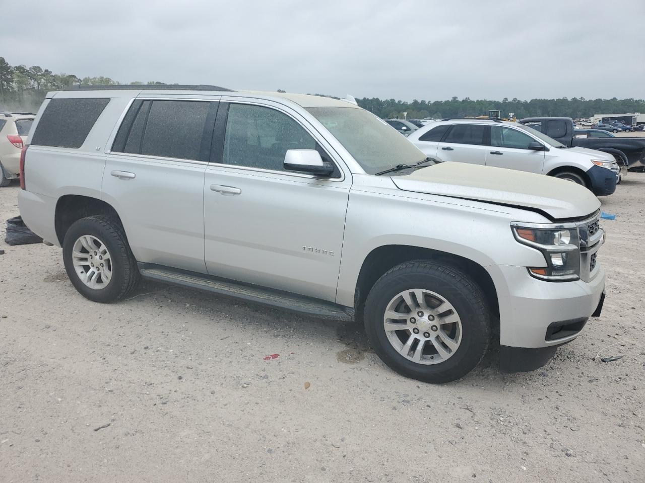 Photo 3 VIN: 1GNSCBKC3GR300003 - CHEVROLET TAHOE 