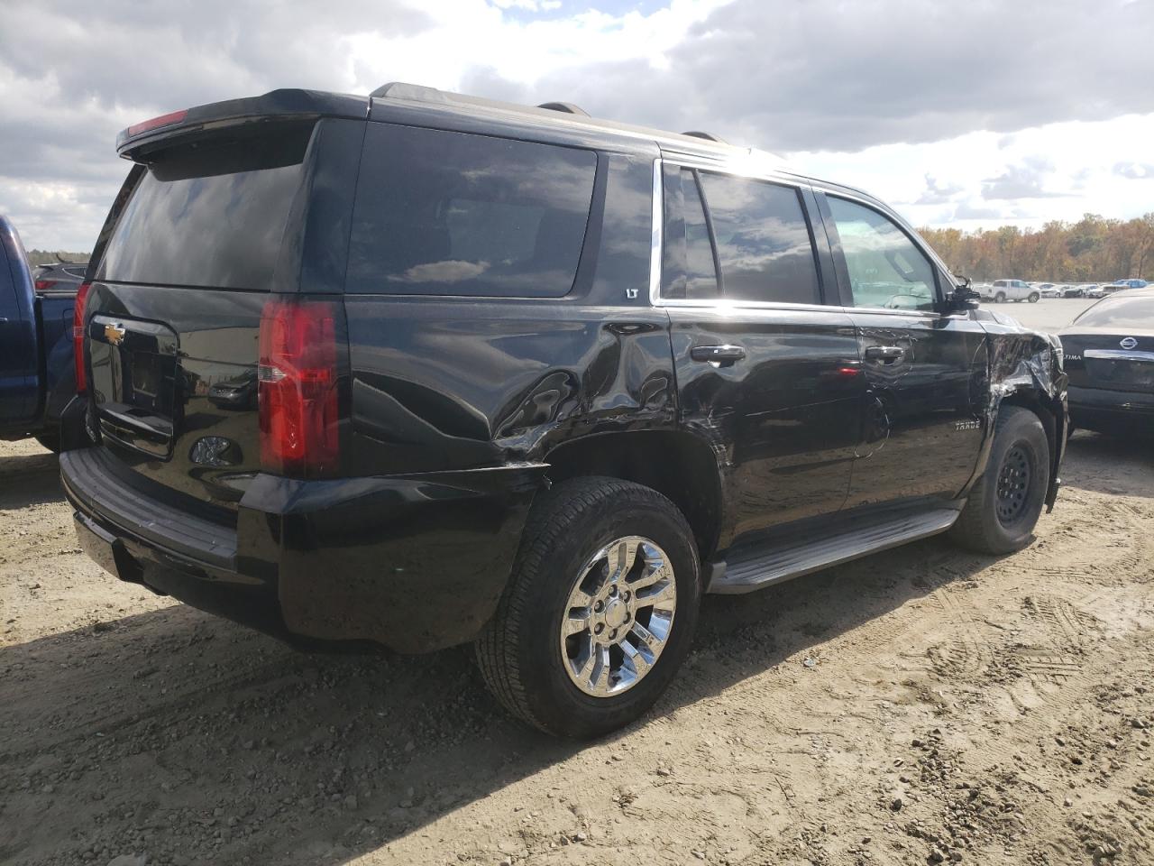 Photo 2 VIN: 1GNSCBKC4FR118762 - CHEVROLET TAHOE 