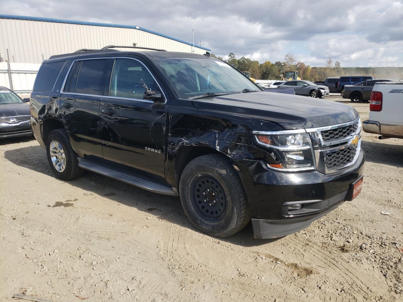 Photo 3 VIN: 1GNSCBKC4FR118762 - CHEVROLET TAHOE 