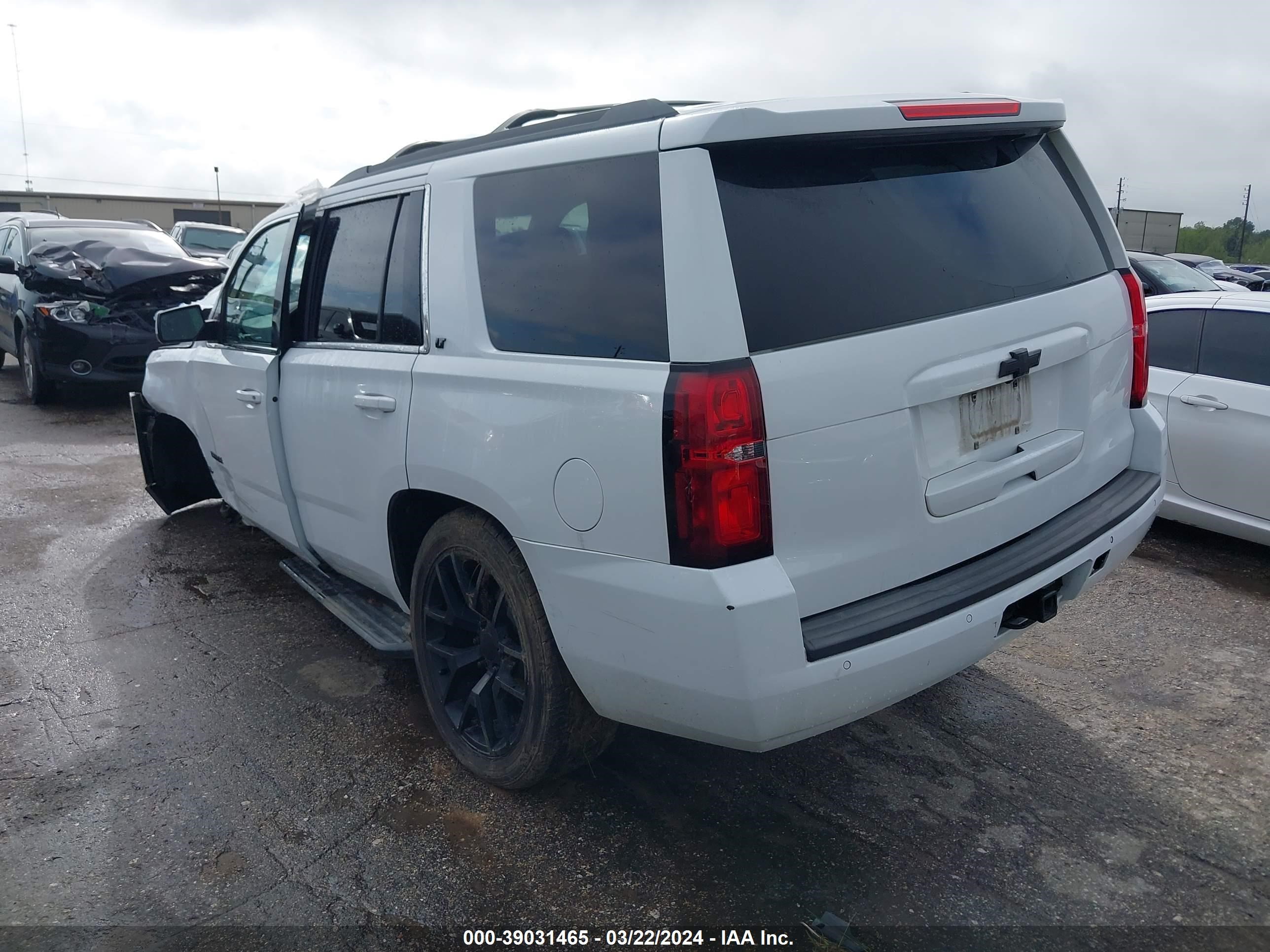 Photo 2 VIN: 1GNSCBKC4HR301274 - CHEVROLET TAHOE 