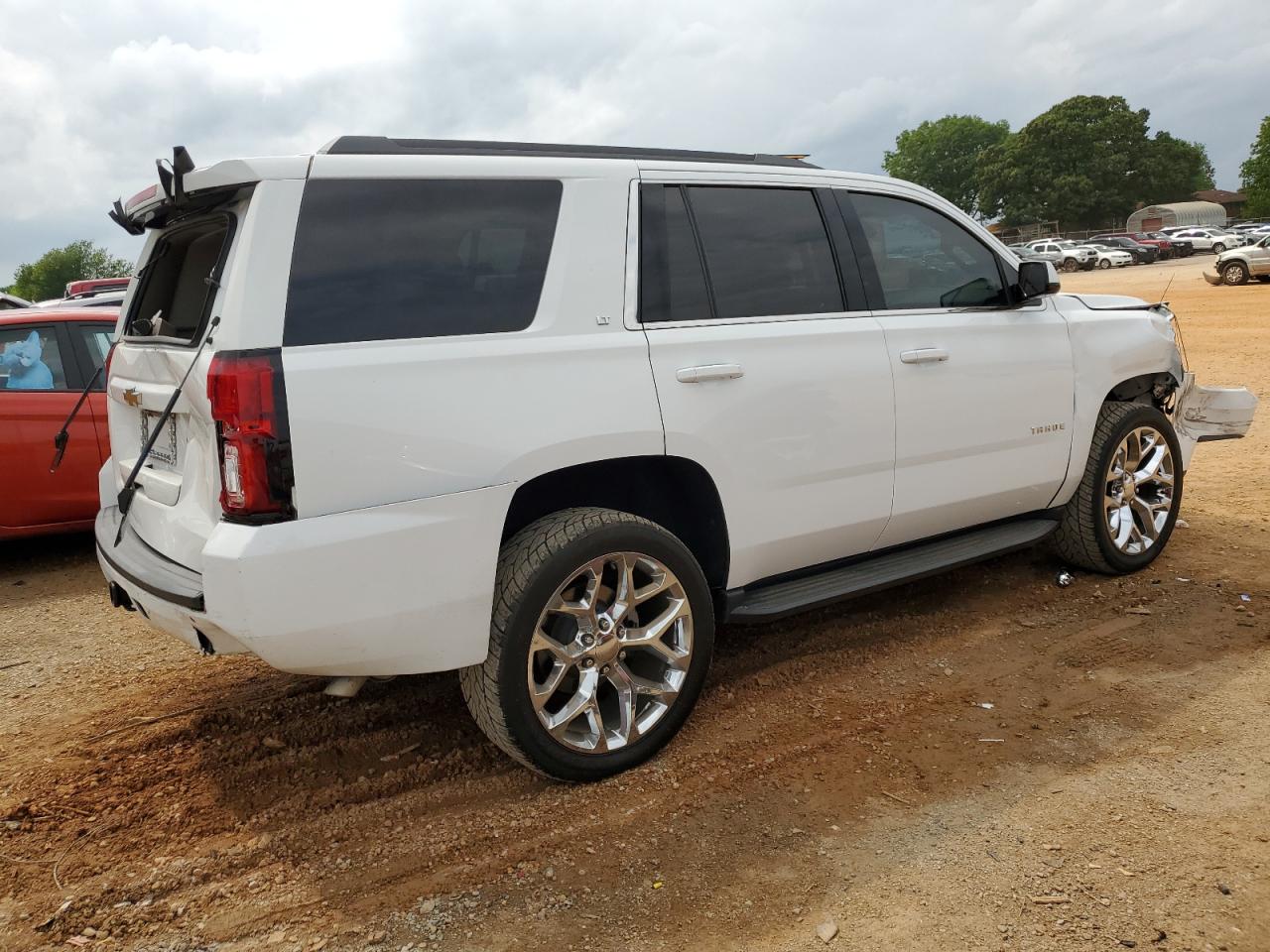 Photo 2 VIN: 1GNSCBKC4LR165513 - CHEVROLET TAHOE 