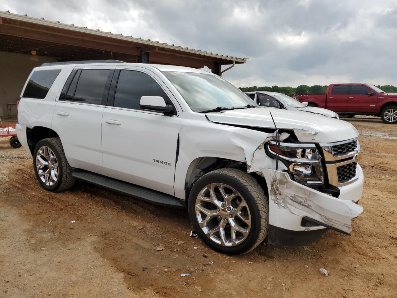 Photo 3 VIN: 1GNSCBKC4LR165513 - CHEVROLET TAHOE 