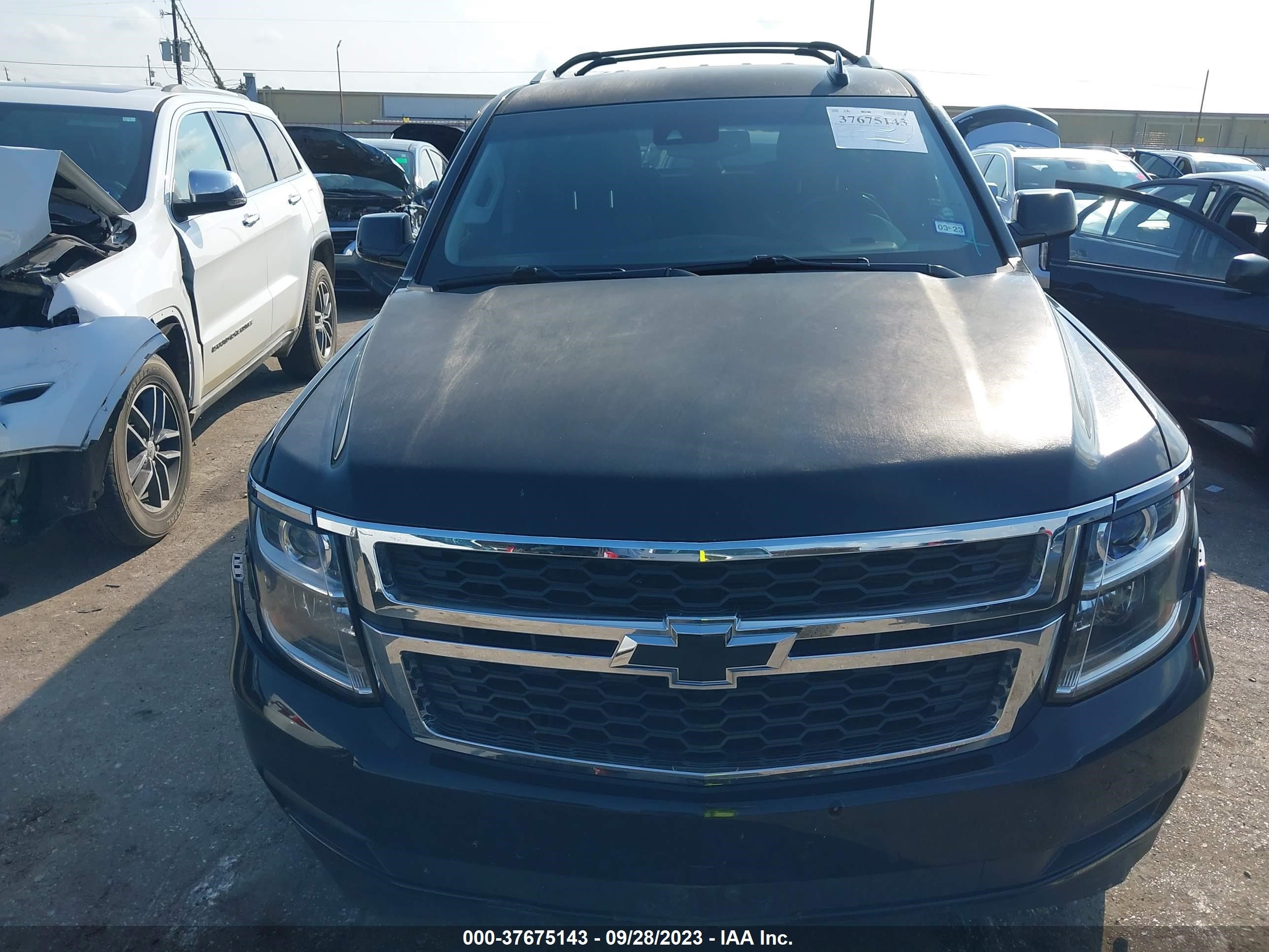 Photo 11 VIN: 1GNSCBKC6HR254703 - CHEVROLET TAHOE 