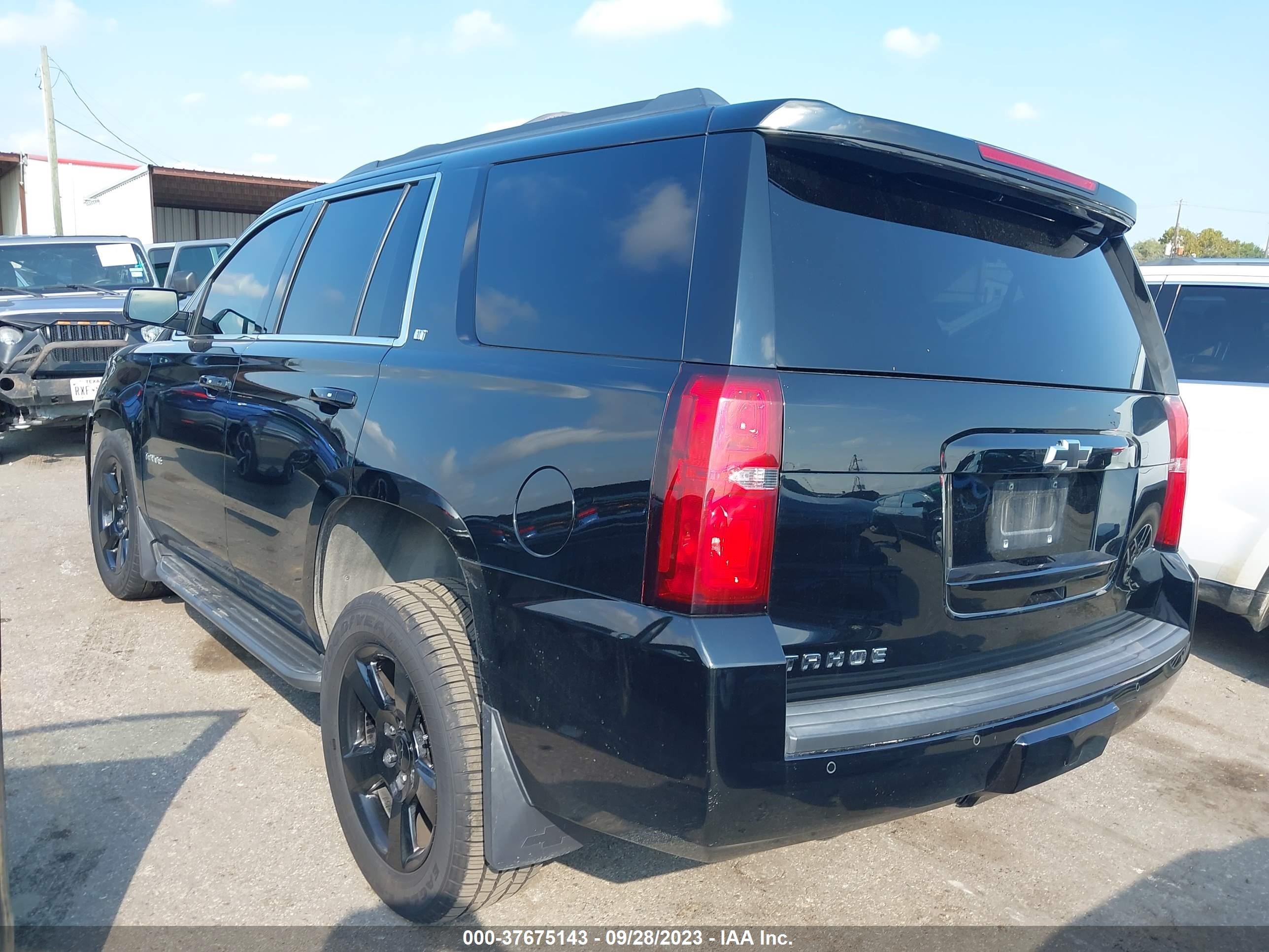 Photo 2 VIN: 1GNSCBKC6HR254703 - CHEVROLET TAHOE 