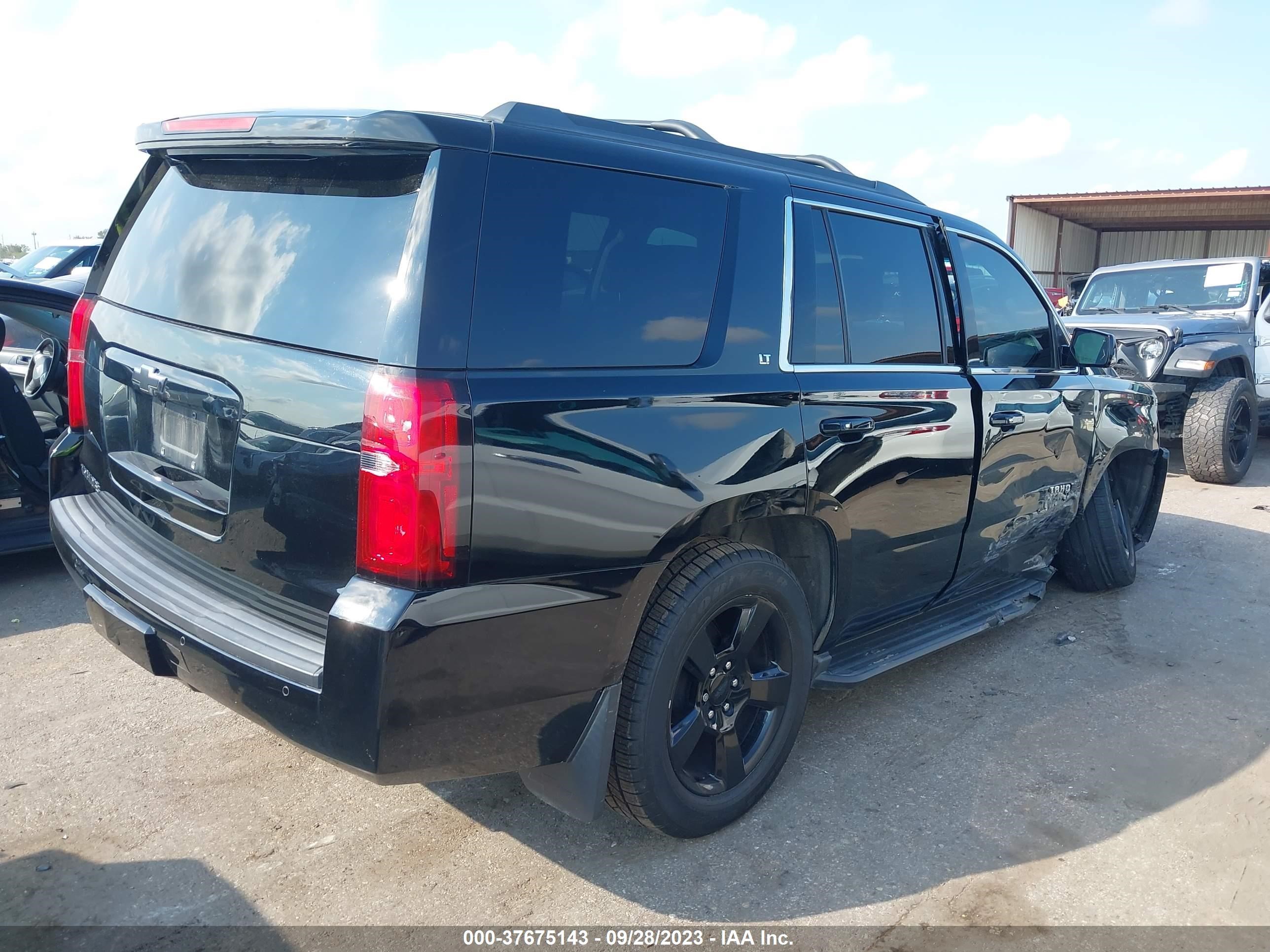 Photo 3 VIN: 1GNSCBKC6HR254703 - CHEVROLET TAHOE 