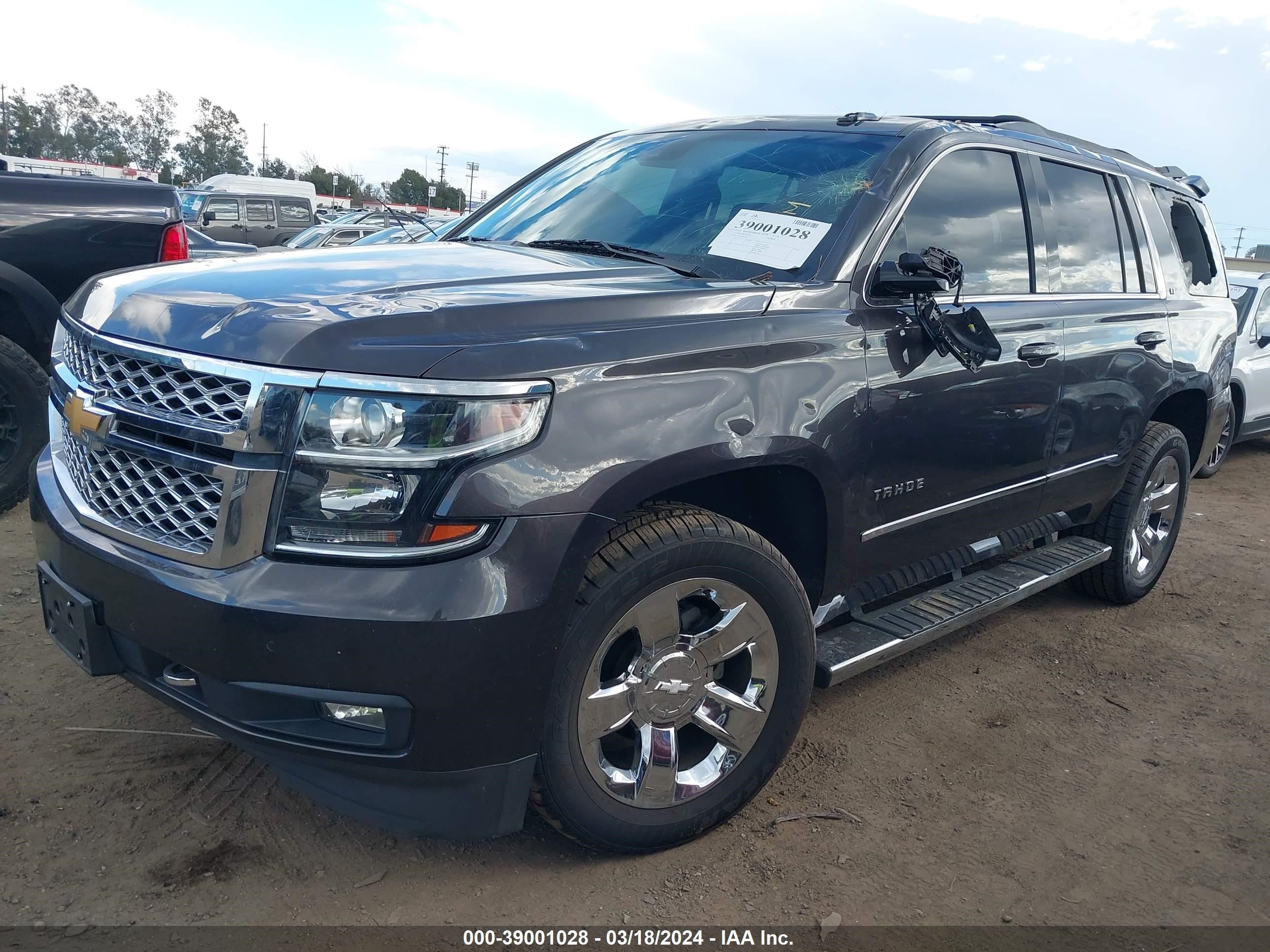 Photo 1 VIN: 1GNSCBKC6HR305018 - CHEVROLET TAHOE 