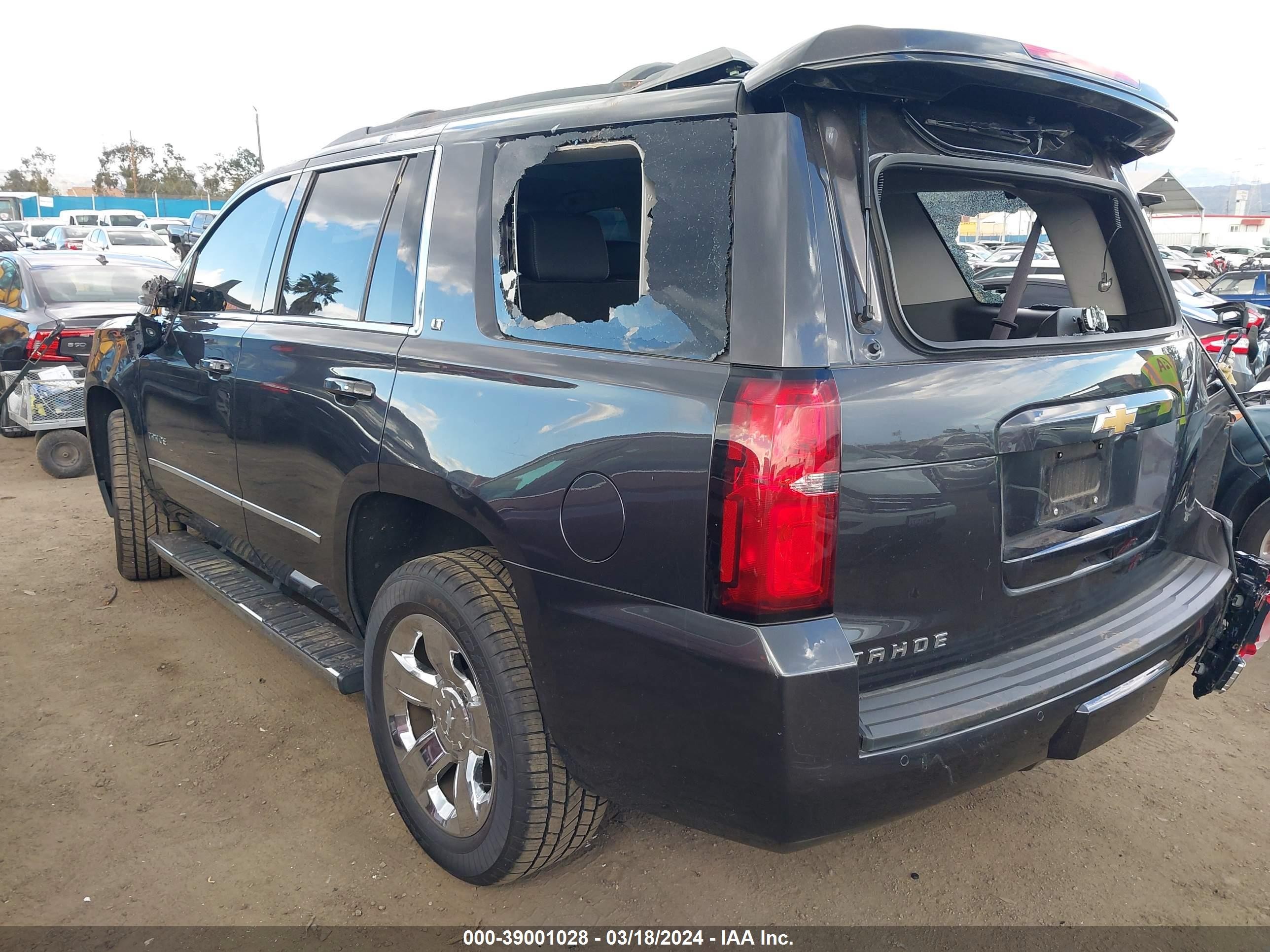 Photo 2 VIN: 1GNSCBKC6HR305018 - CHEVROLET TAHOE 