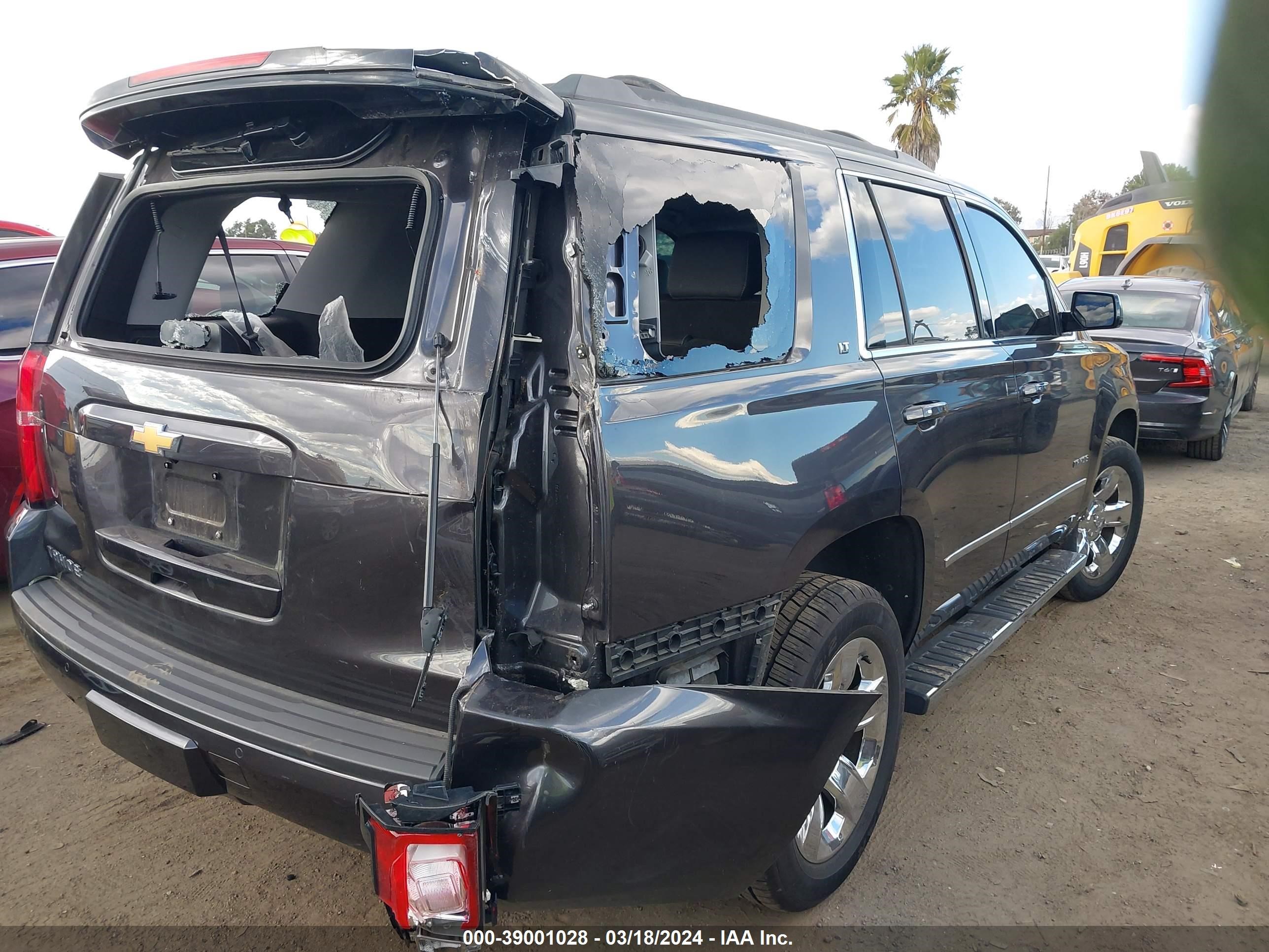 Photo 3 VIN: 1GNSCBKC6HR305018 - CHEVROLET TAHOE 