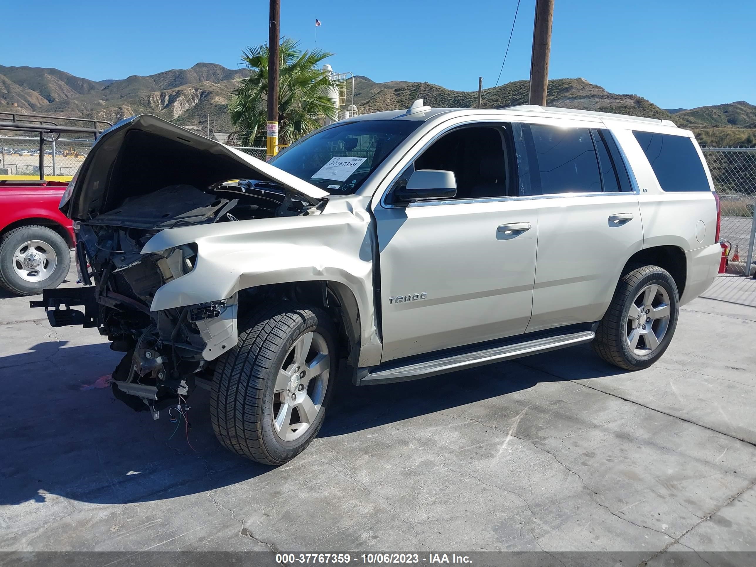 Photo 1 VIN: 1GNSCBKC7FR740269 - CHEVROLET TAHOE 