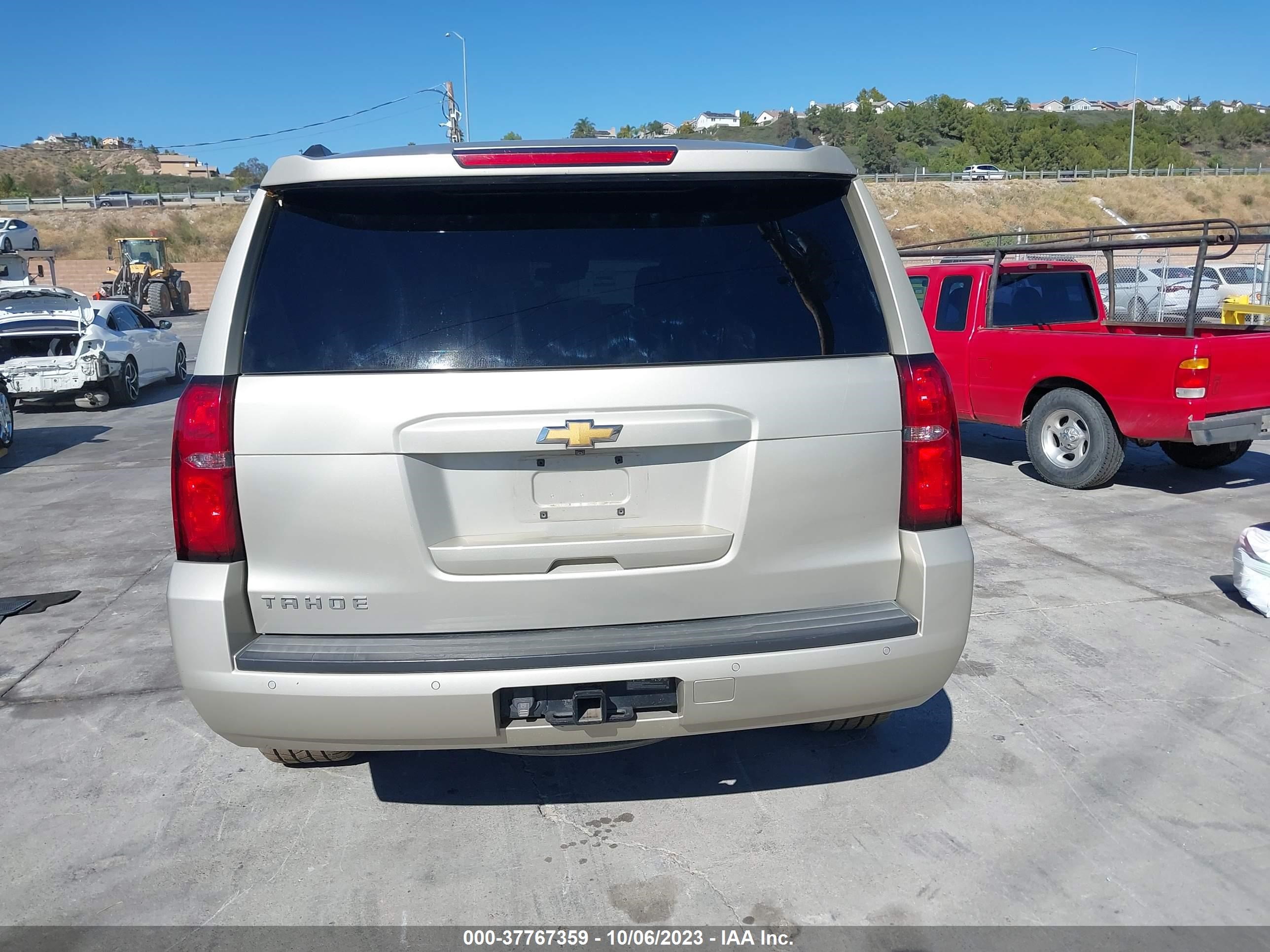 Photo 15 VIN: 1GNSCBKC7FR740269 - CHEVROLET TAHOE 