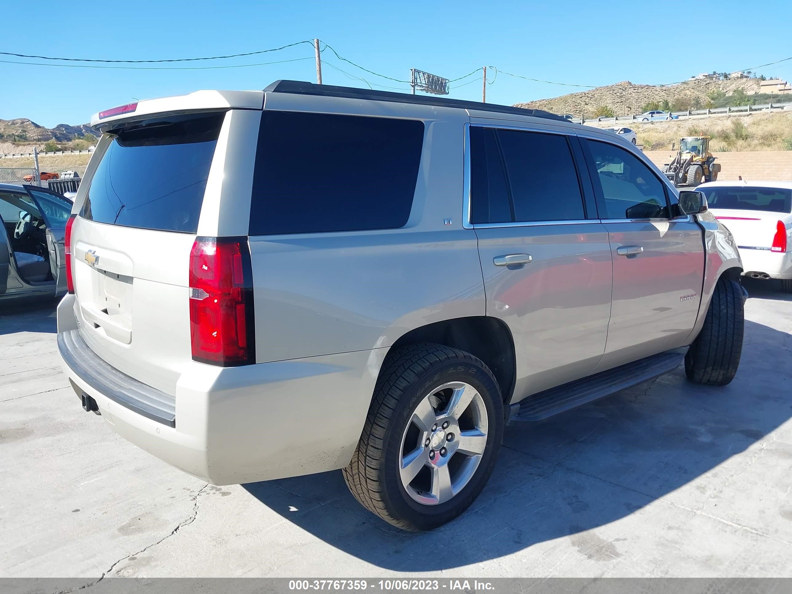 Photo 3 VIN: 1GNSCBKC7FR740269 - CHEVROLET TAHOE 