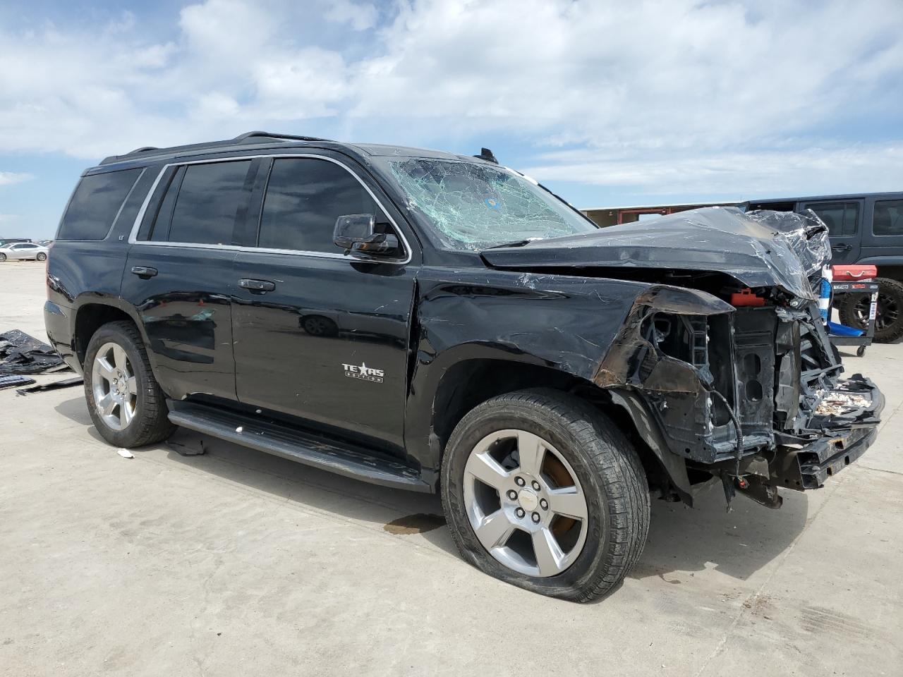 Photo 3 VIN: 1GNSCBKC7JR394247 - CHEVROLET TAHOE 