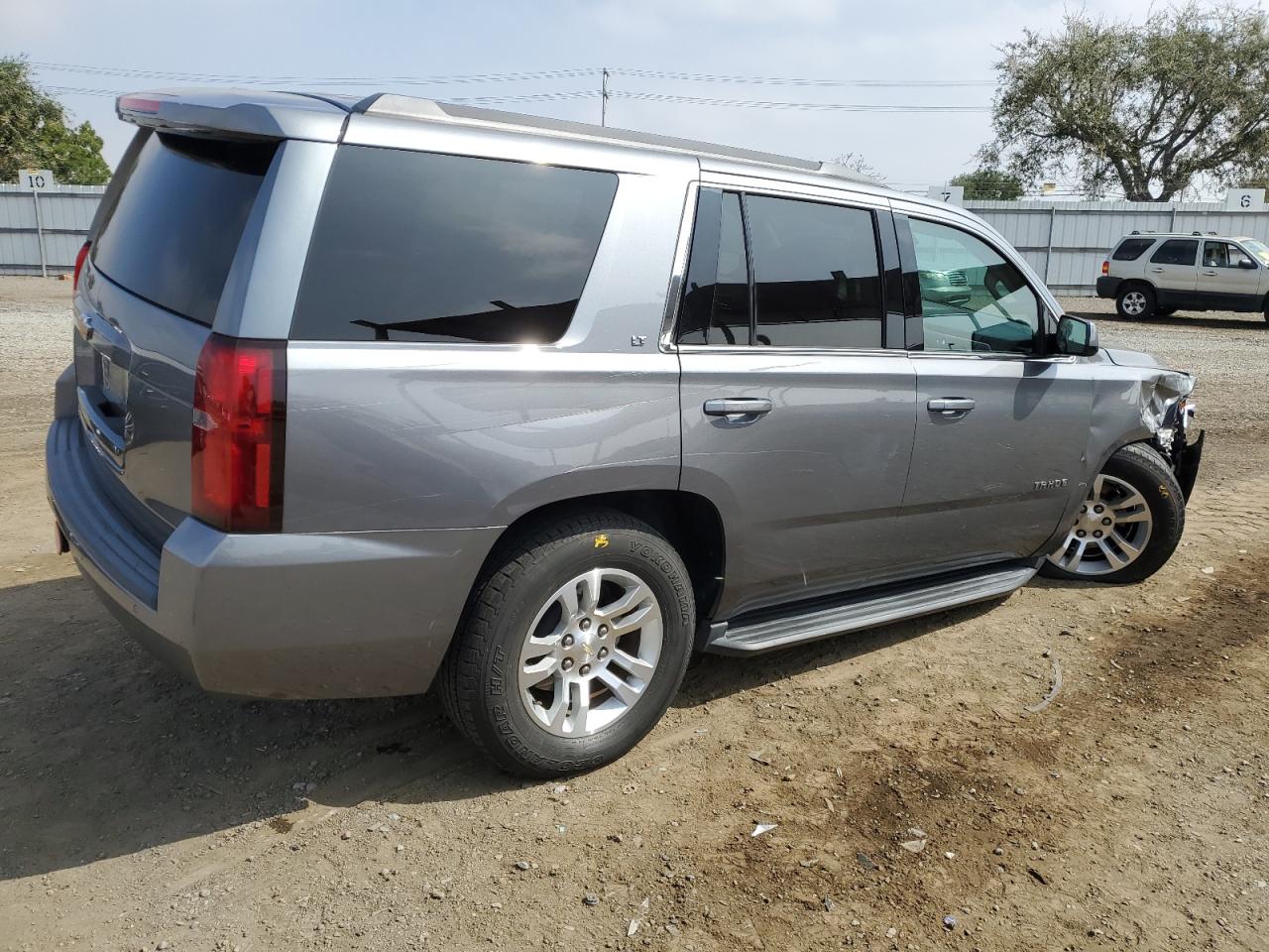 Photo 2 VIN: 1GNSCBKC7LR121876 - CHEVROLET TAHOE 