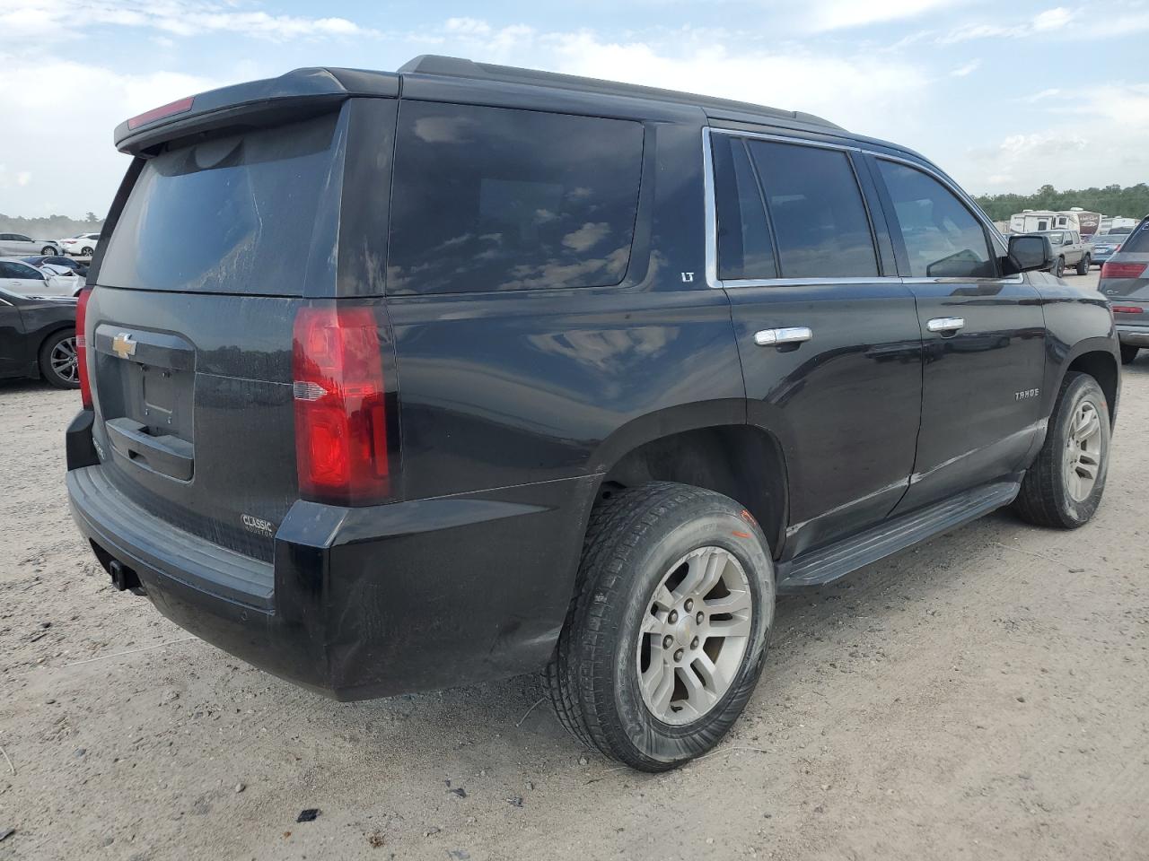 Photo 2 VIN: 1GNSCBKC8HR181771 - CHEVROLET TAHOE 