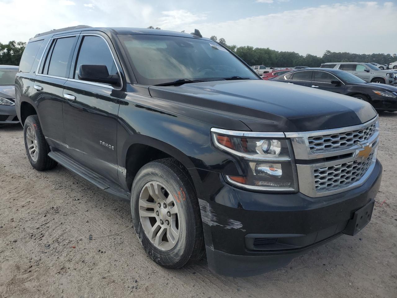 Photo 3 VIN: 1GNSCBKC8HR181771 - CHEVROLET TAHOE 