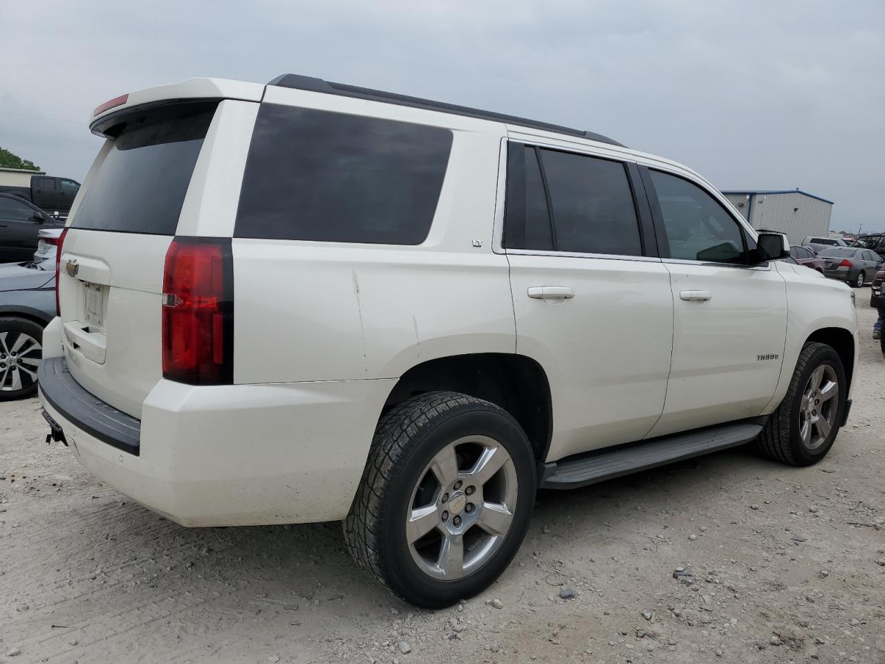 Photo 2 VIN: 1GNSCBKC9FR151370 - CHEVROLET TAHOE 