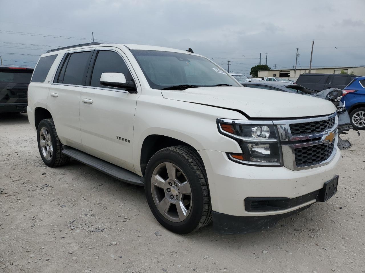 Photo 3 VIN: 1GNSCBKC9FR151370 - CHEVROLET TAHOE 