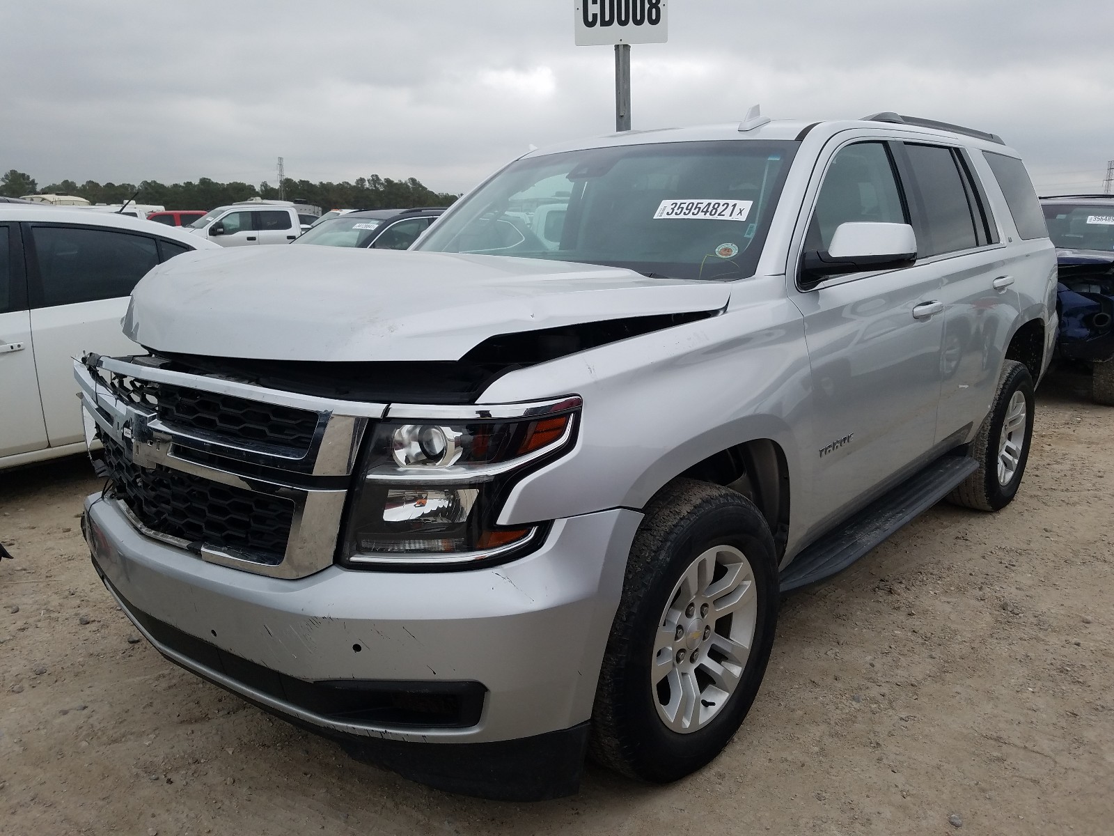 Photo 1 VIN: 1GNSCBKC9JR168081 - CHEVROLET TAHOE 