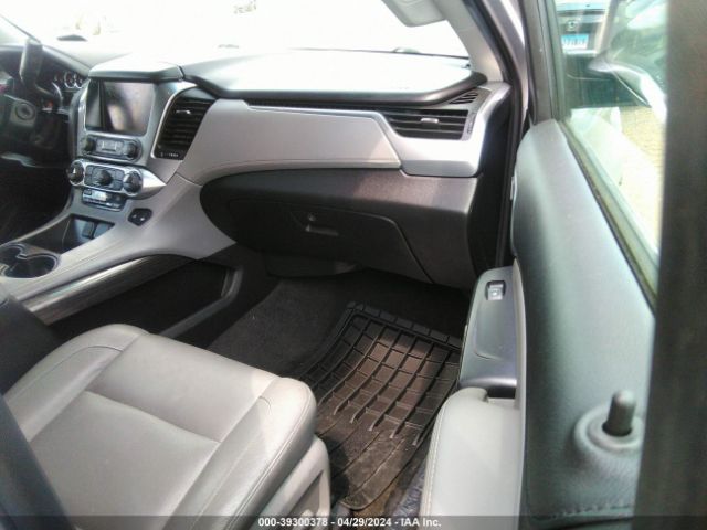 Photo 4 VIN: 1GNSCBKCXJR105460 - CHEVROLET TAHOE 