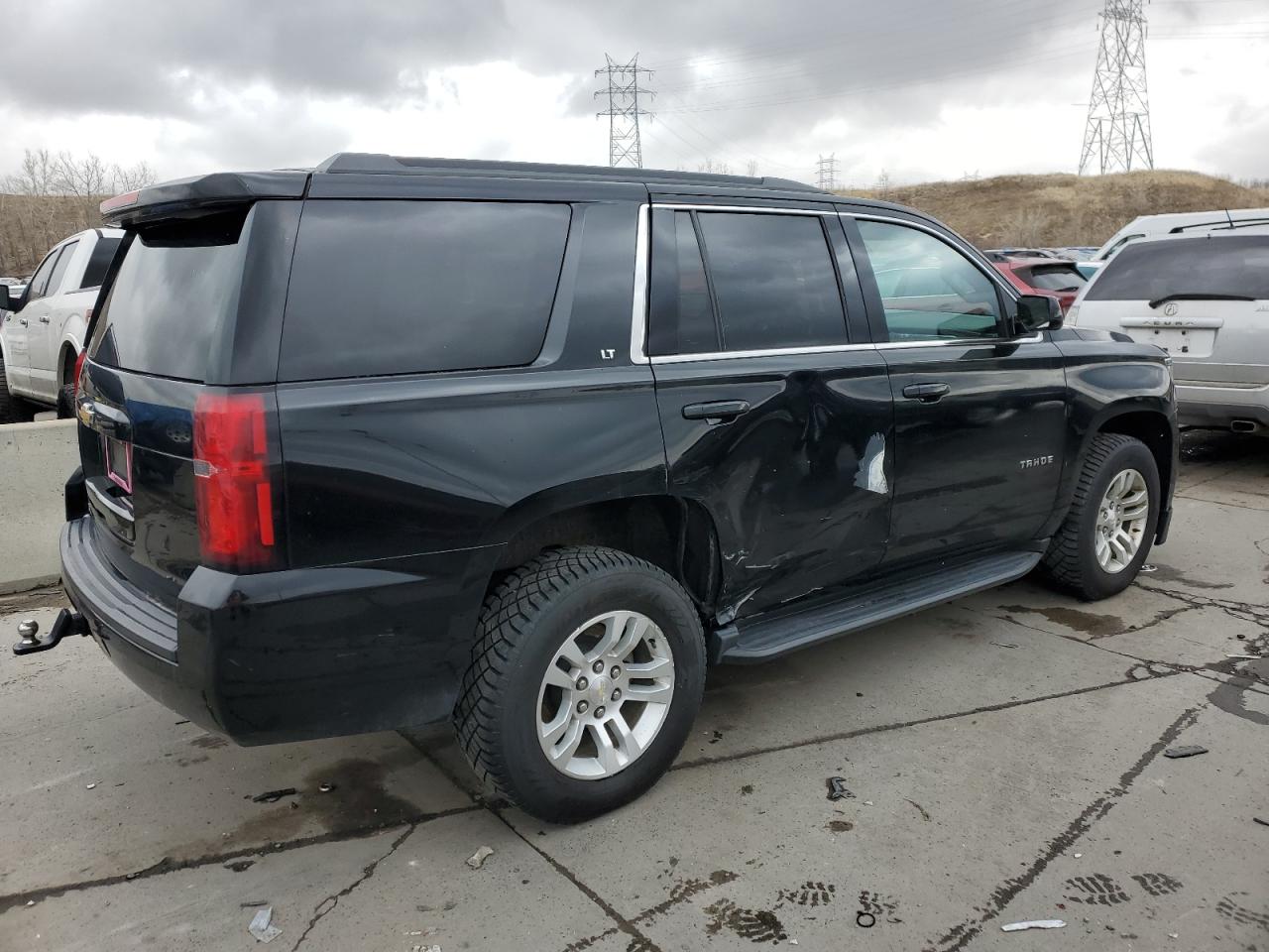 Photo 2 VIN: 1GNSCBKCXJR363882 - CHEVROLET TAHOE 