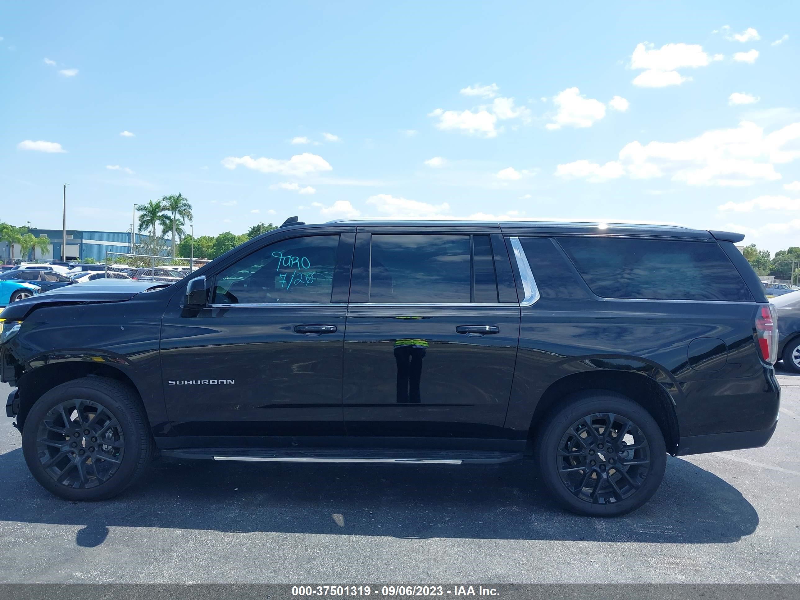 Photo 13 VIN: 1GNSCBKD5PR102581 - CHEVROLET SUBURBAN 