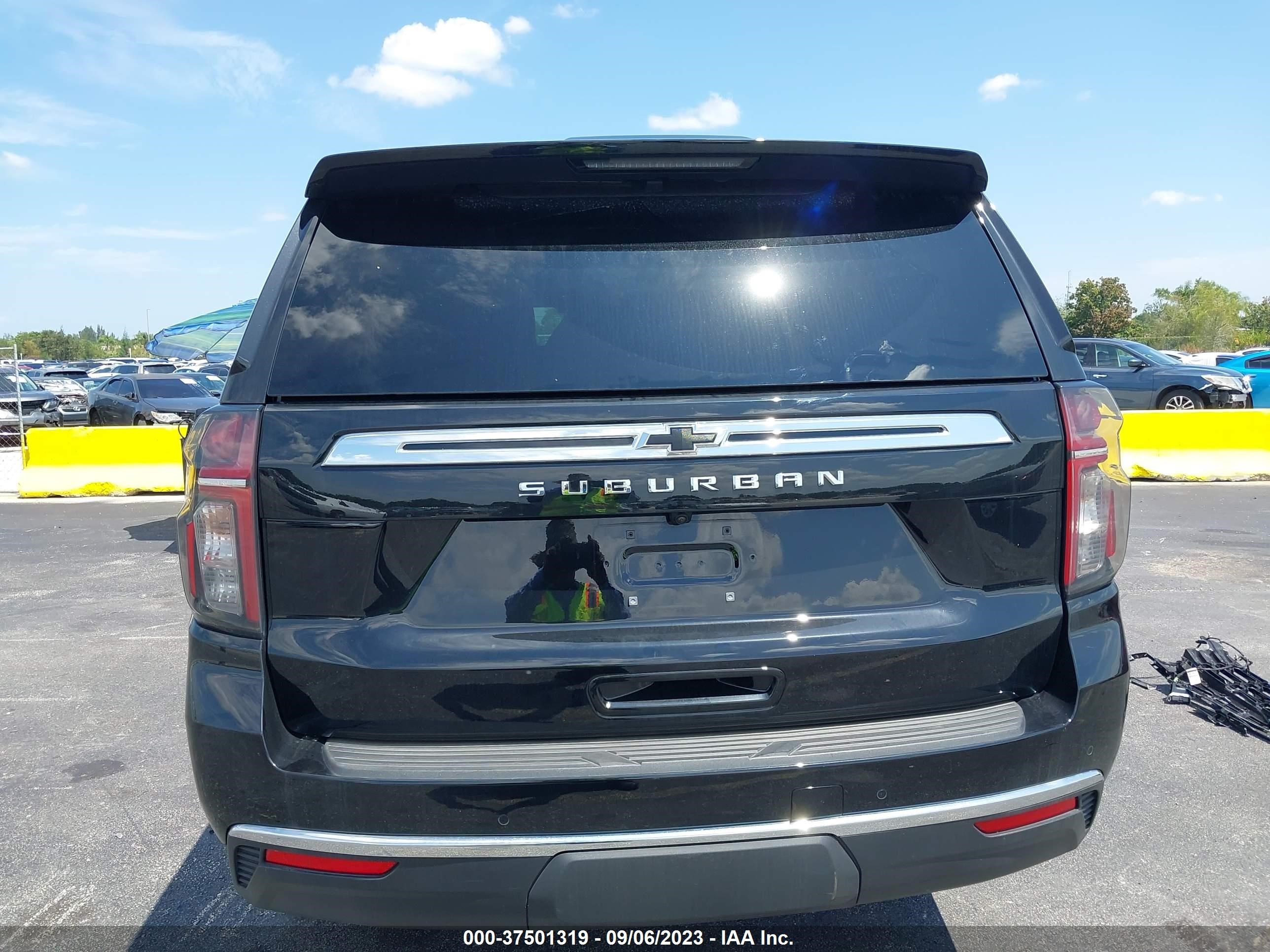 Photo 15 VIN: 1GNSCBKD5PR102581 - CHEVROLET SUBURBAN 