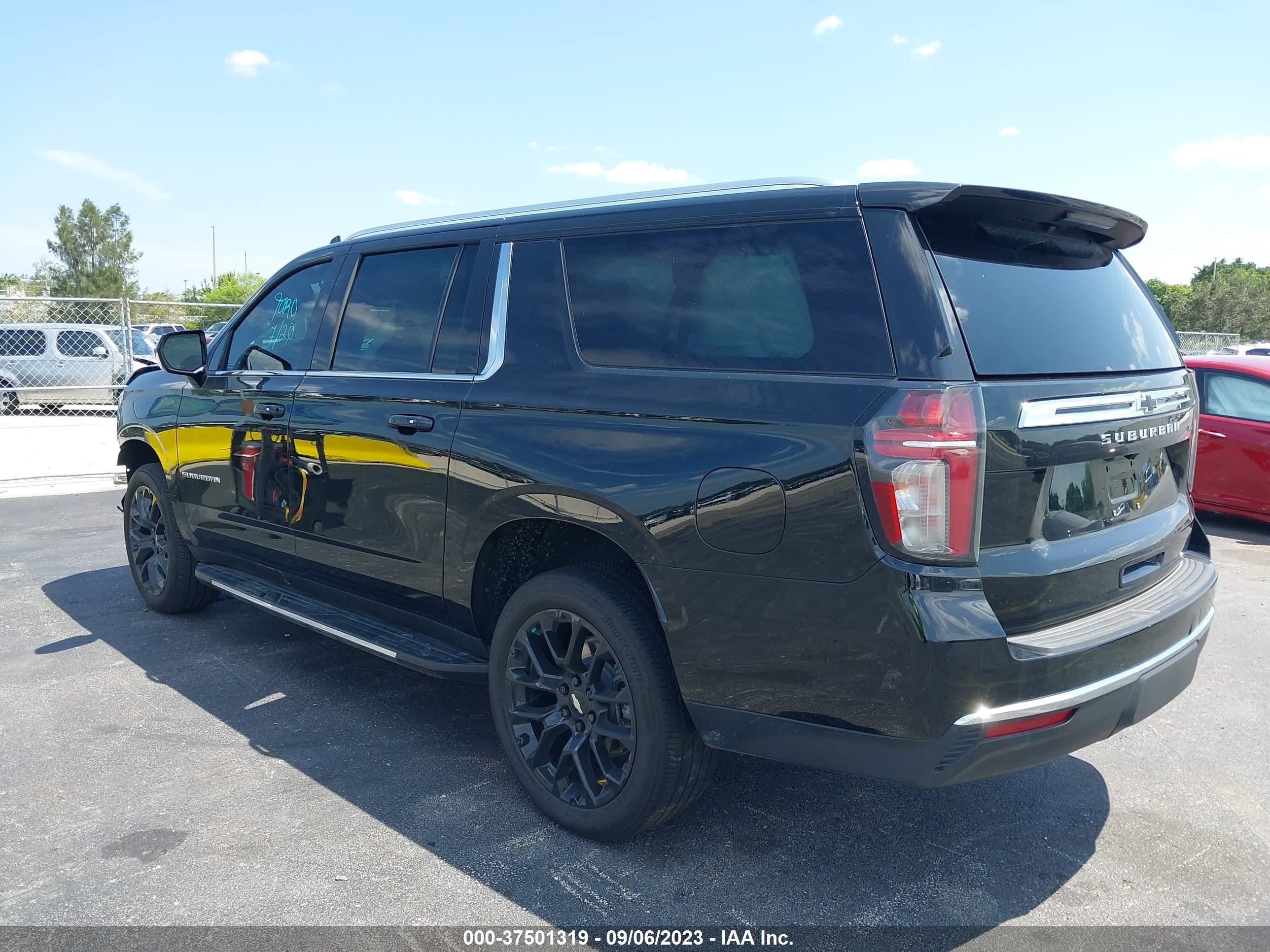 Photo 2 VIN: 1GNSCBKD5PR102581 - CHEVROLET SUBURBAN 