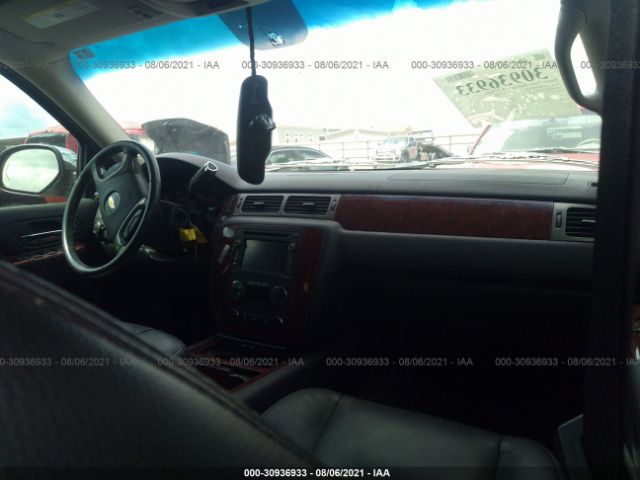 Photo 4 VIN: 1GNSCCE01BR307578 - CHEVROLET TAHOE 