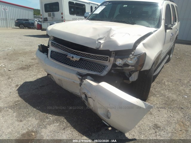 Photo 5 VIN: 1GNSCCE02CR325895 - CHEVROLET TAHOE 