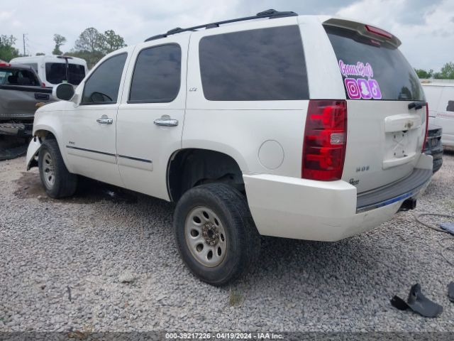 Photo 2 VIN: 1GNSCCE03BR360931 - CHEVROLET TAHOE 