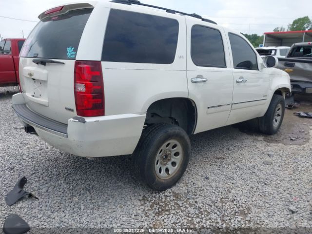 Photo 3 VIN: 1GNSCCE03BR360931 - CHEVROLET TAHOE 