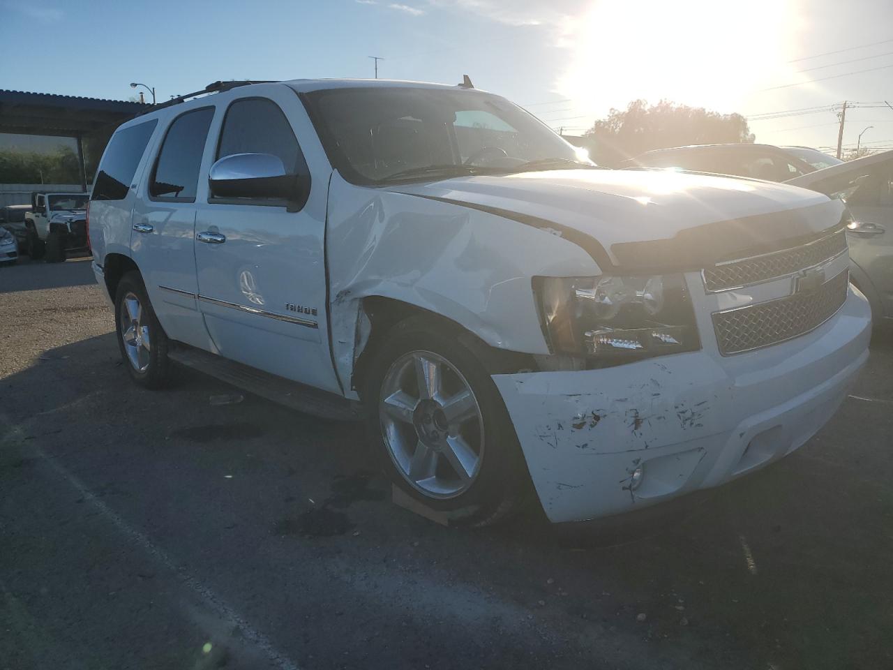 Photo 3 VIN: 1GNSCCE05BR100188 - CHEVROLET TAHOE 