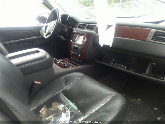 Photo 4 VIN: 1GNSCCE06BR362348 - CHEVROLET TAHOE 