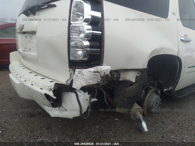 Photo 5 VIN: 1GNSCCE0XDR247903 - CHEVROLET TAHOE 