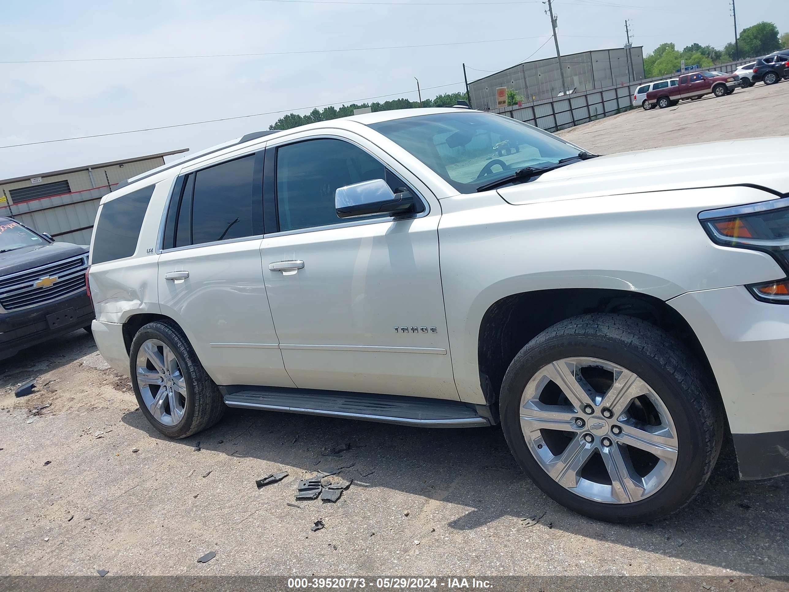 Photo 12 VIN: 1GNSCCKC2FR117843 - CHEVROLET TAHOE 