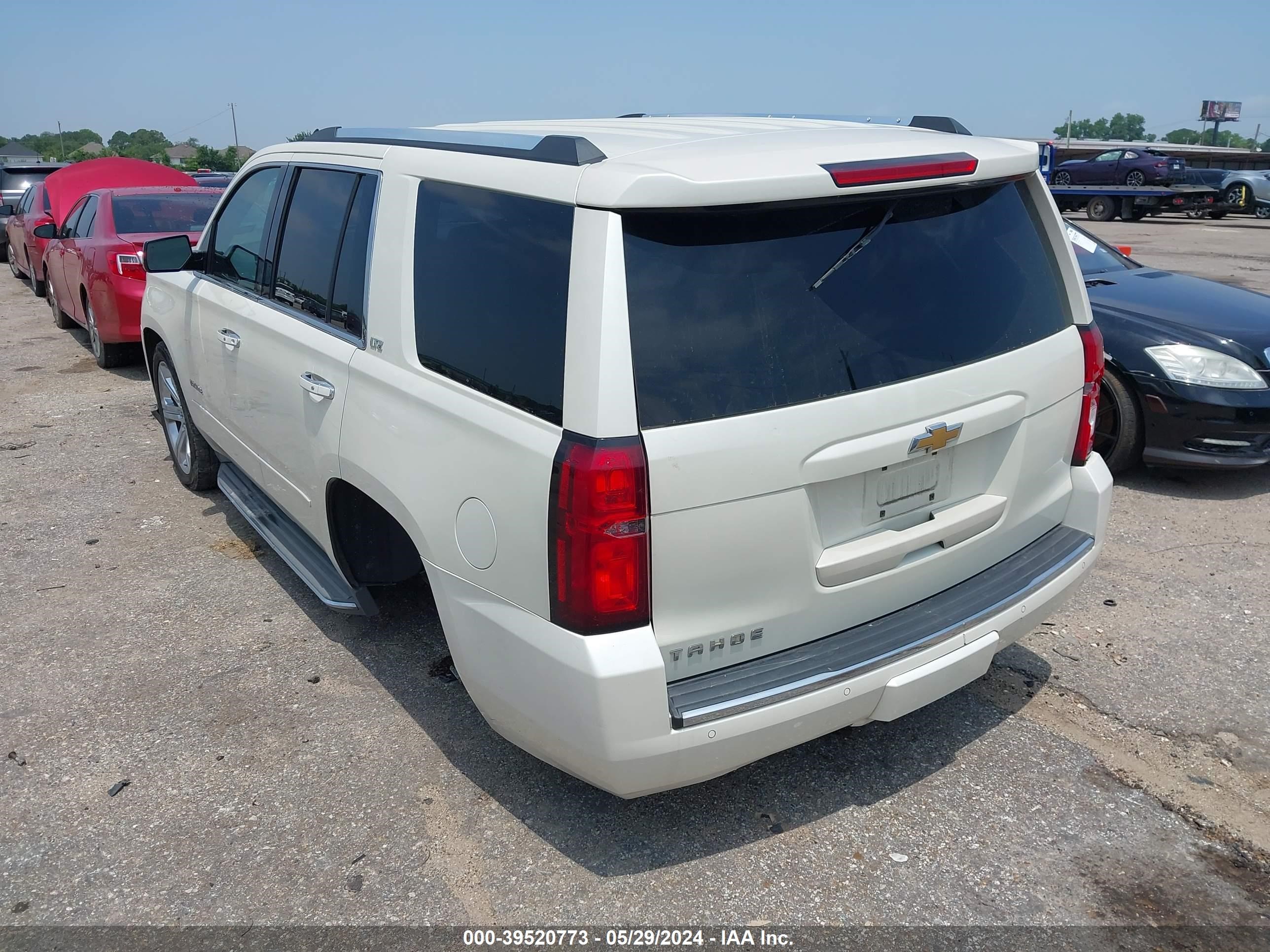 Photo 2 VIN: 1GNSCCKC2FR117843 - CHEVROLET TAHOE 