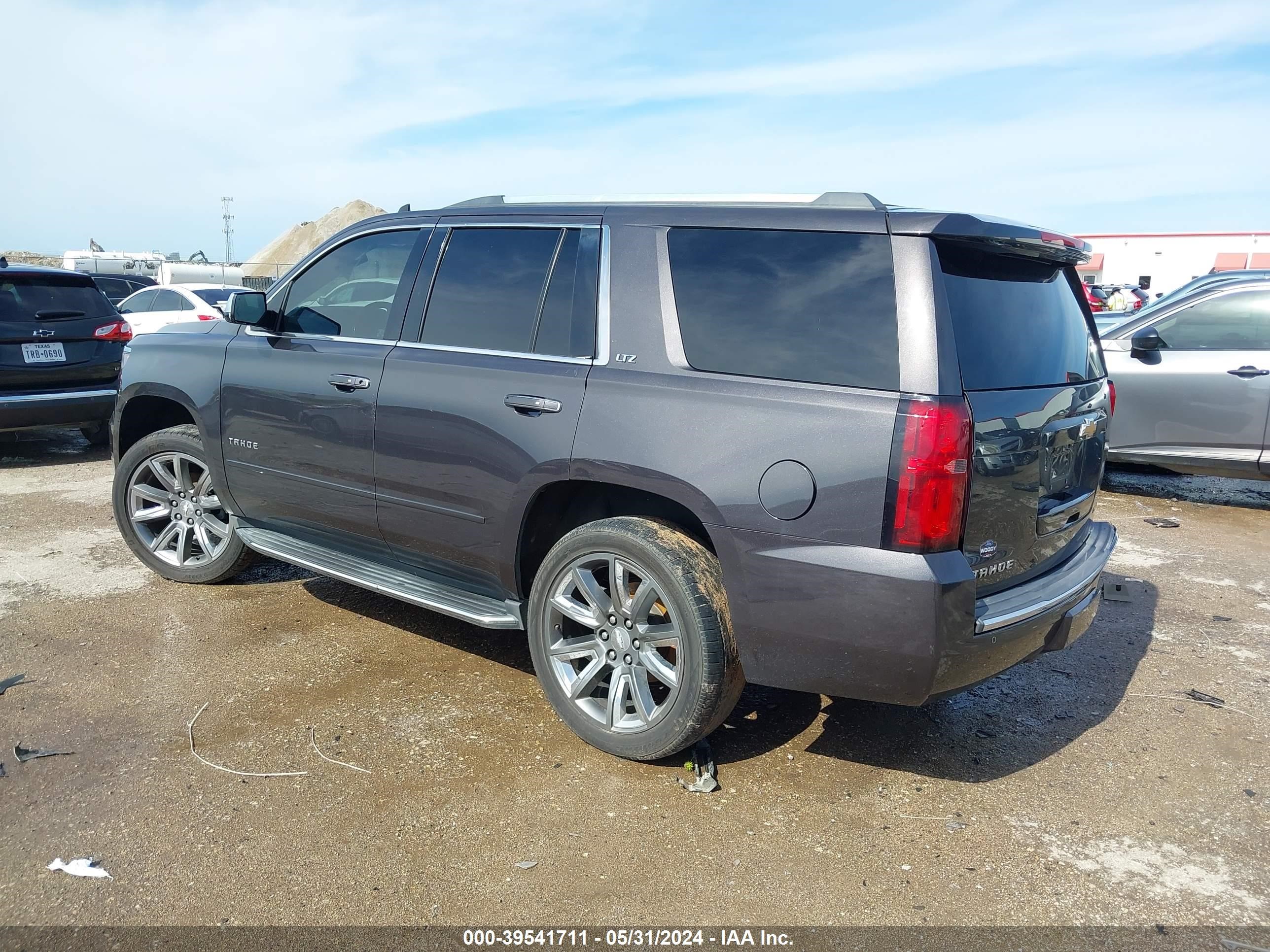 Photo 2 VIN: 1GNSCCKC4FR689254 - CHEVROLET TAHOE 