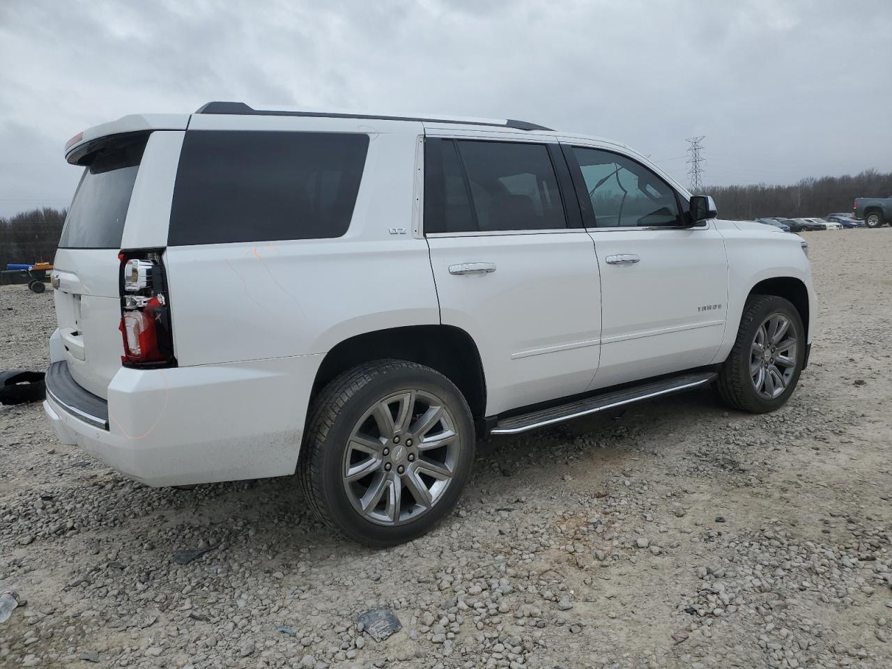 Photo 2 VIN: 1GNSCCKC4GR391420 - CHEVROLET TAHOE 