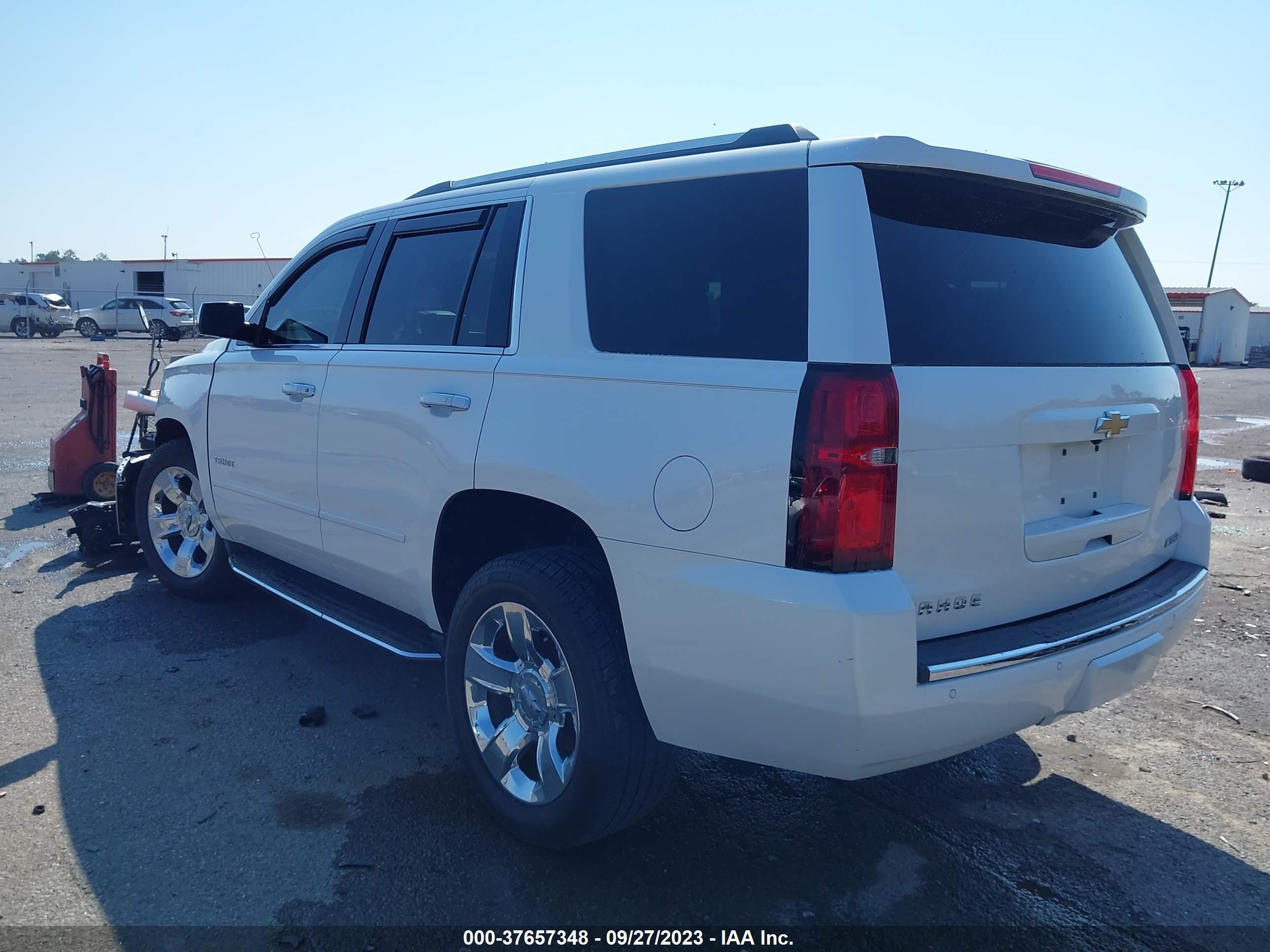 Photo 2 VIN: 1GNSCCKC5HR229538 - CHEVROLET TAHOE 