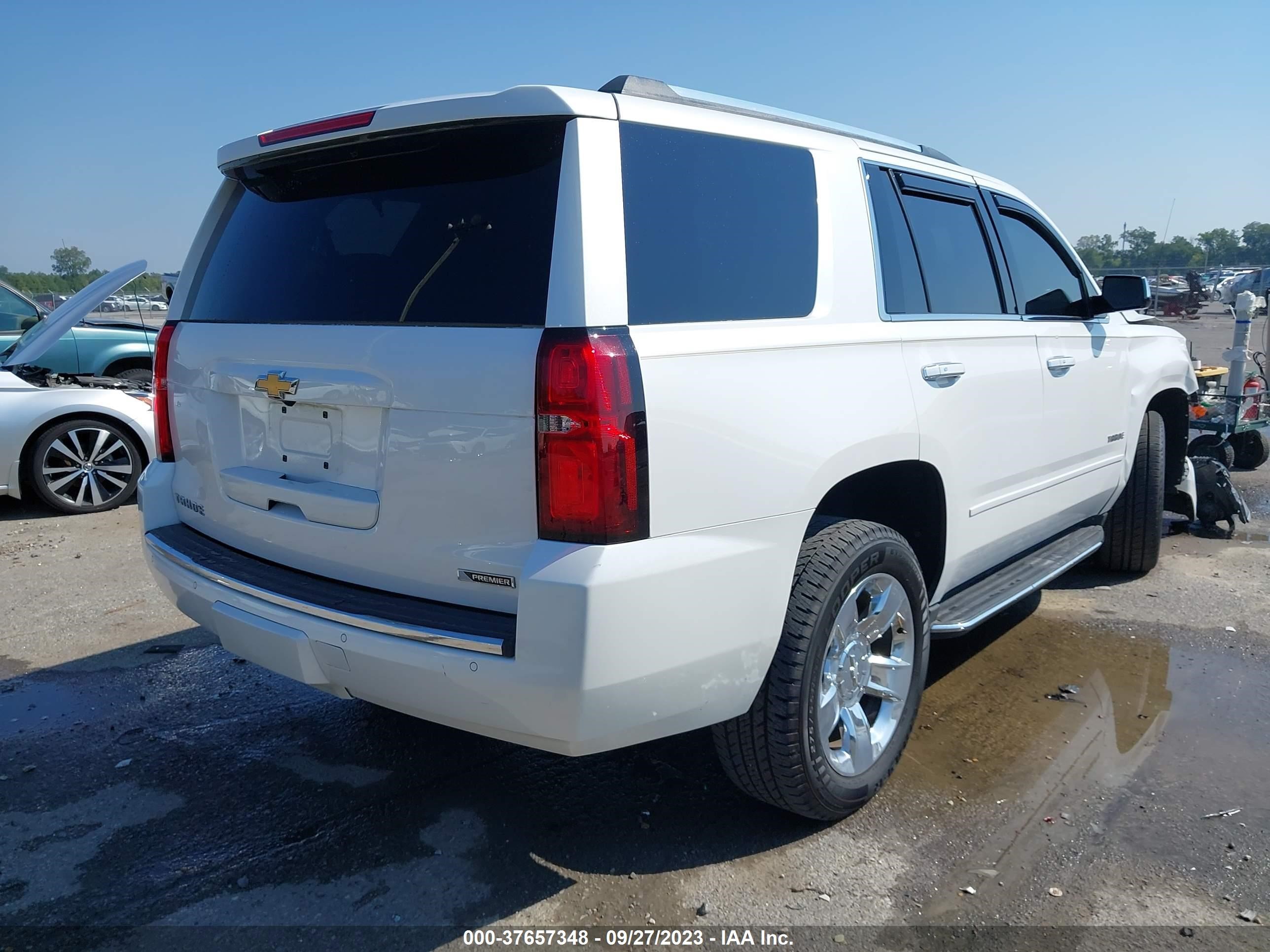 Photo 3 VIN: 1GNSCCKC5HR229538 - CHEVROLET TAHOE 