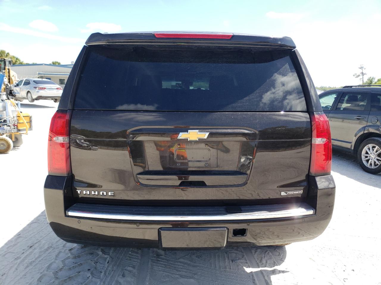 Photo 5 VIN: 1GNSCCKC8JR148443 - CHEVROLET TAHOE 