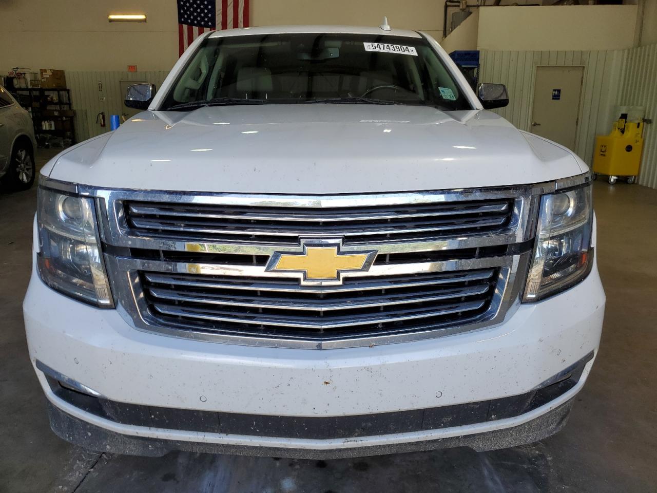 Photo 4 VIN: 1GNSCCKC9JR325467 - CHEVROLET TAHOE 