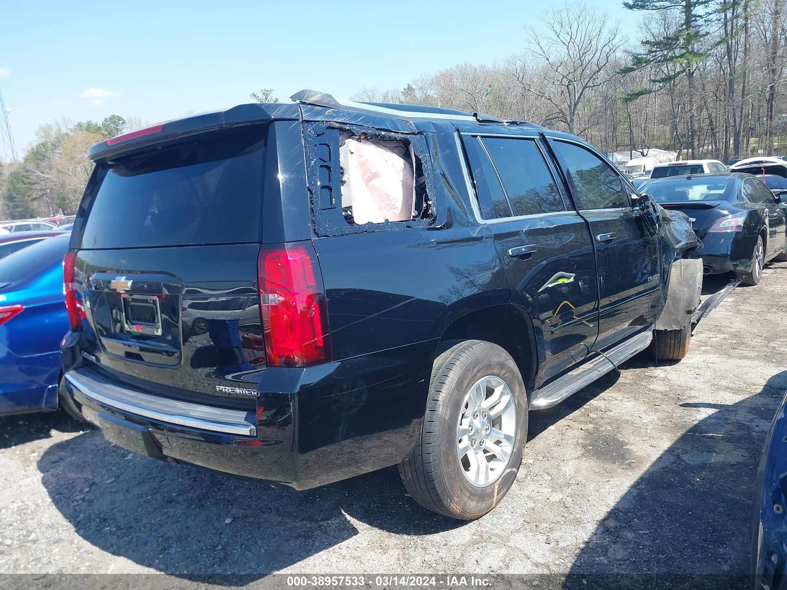 Photo 3 VIN: 1GNSCCKC9KR172204 - CHEVROLET TAHOE 