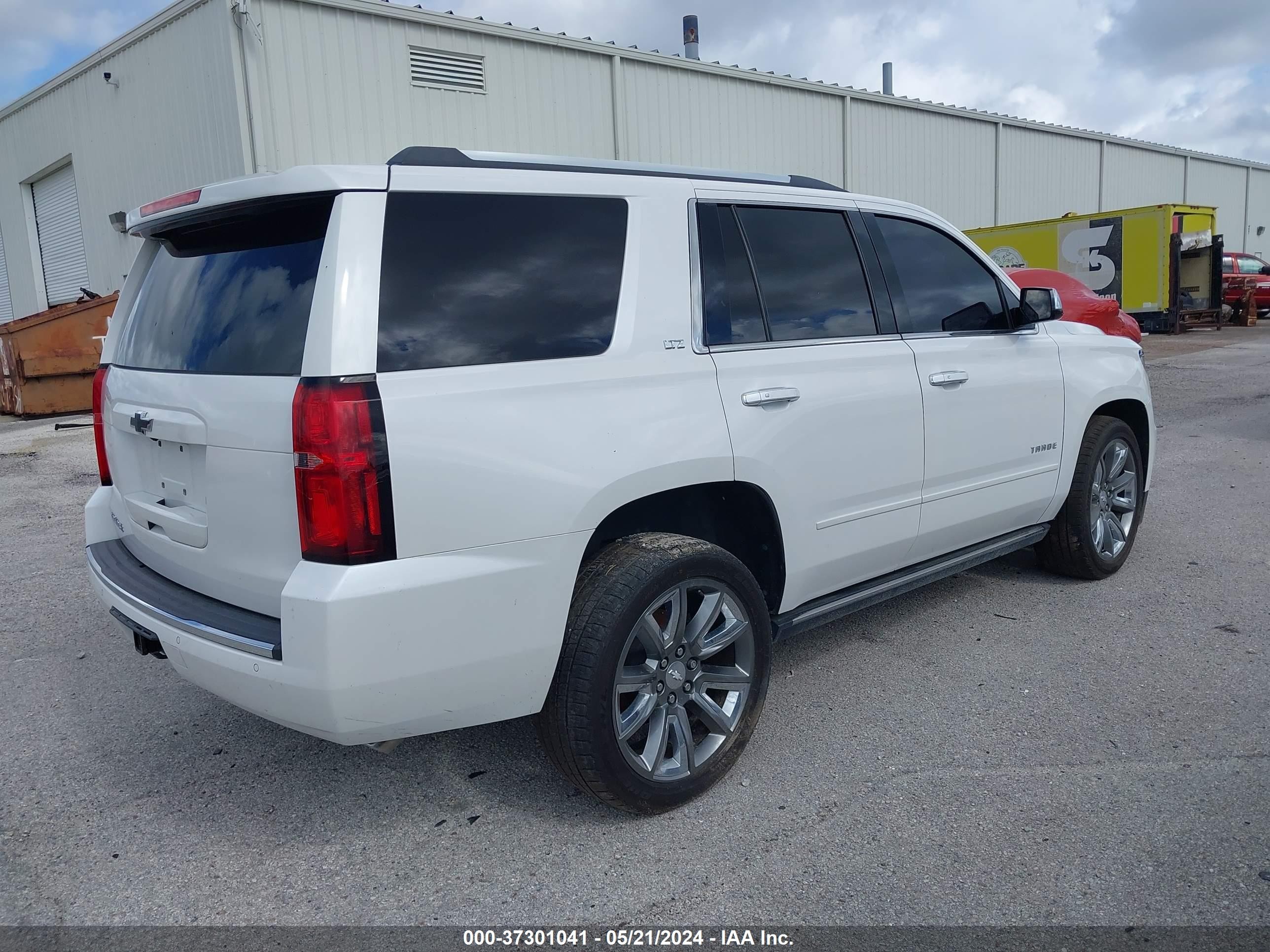 Photo 3 VIN: 1GNSCCKCXGR177189 - CHEVROLET TAHOE 