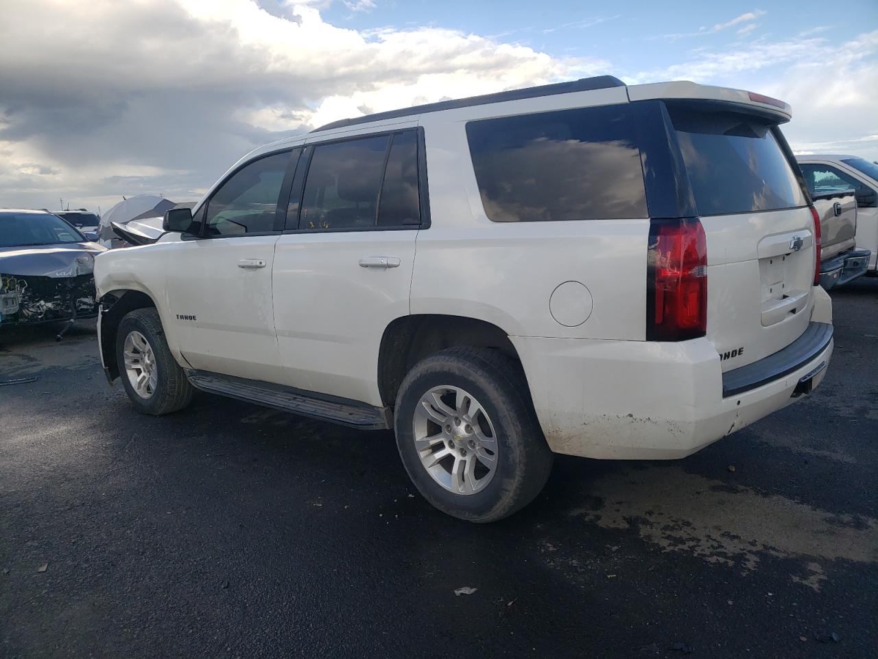 Photo 1 VIN: 1GNSCCKJ9JR389099 - CHEVROLET TAHOE 