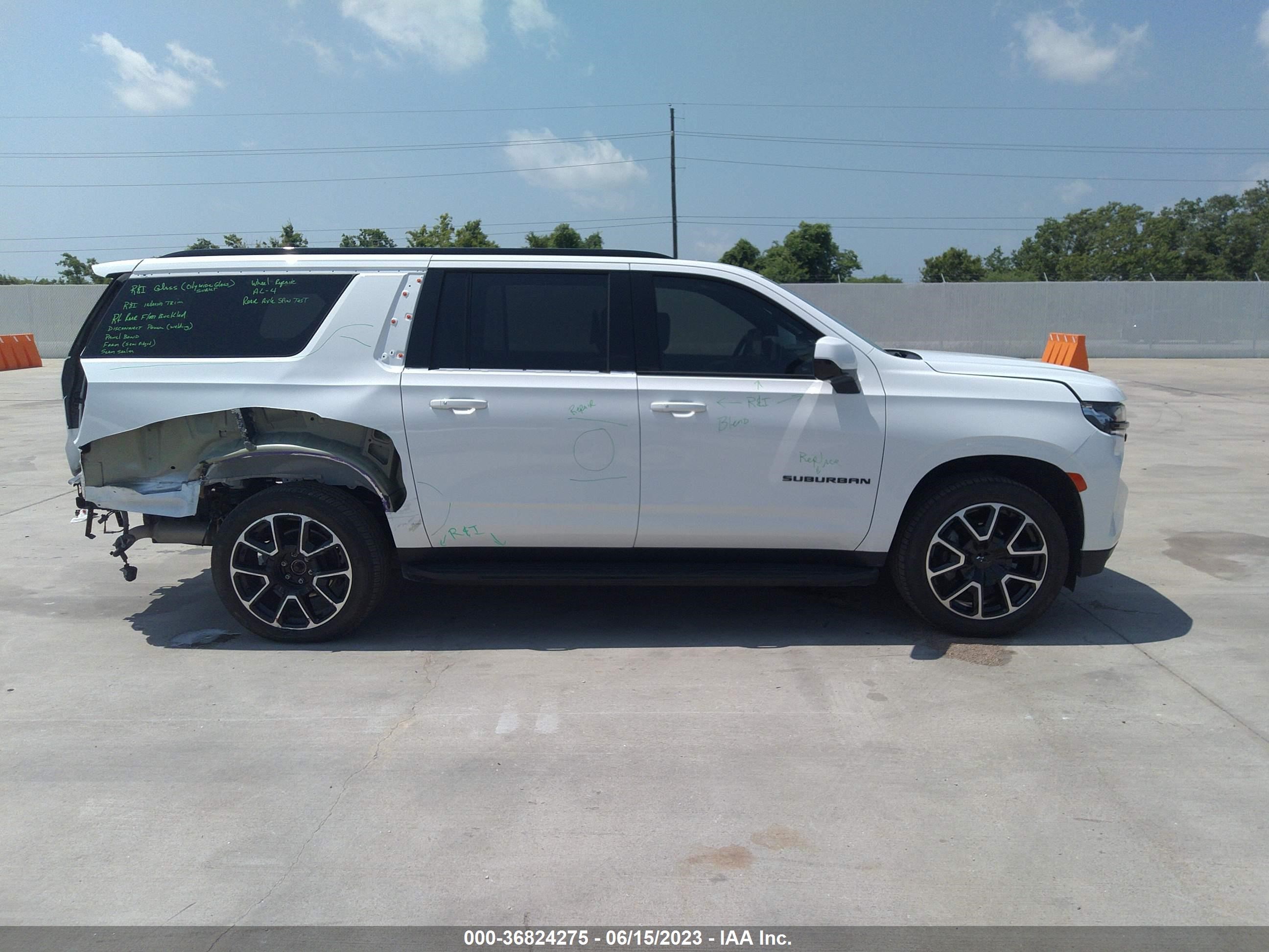 Photo 13 VIN: 1GNSCEKD2PR114284 - CHEVROLET SUBURBAN 