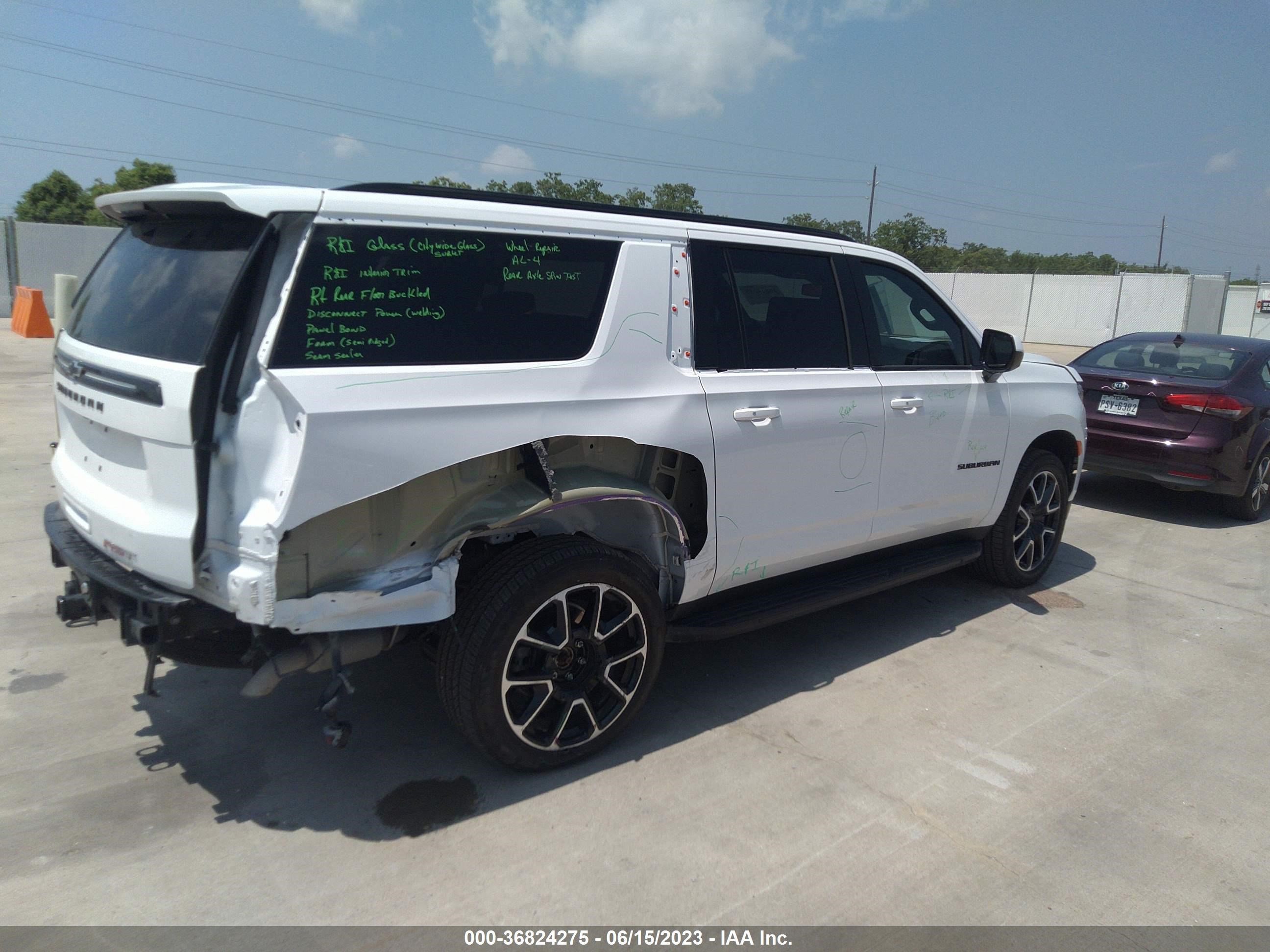 Photo 3 VIN: 1GNSCEKD2PR114284 - CHEVROLET SUBURBAN 