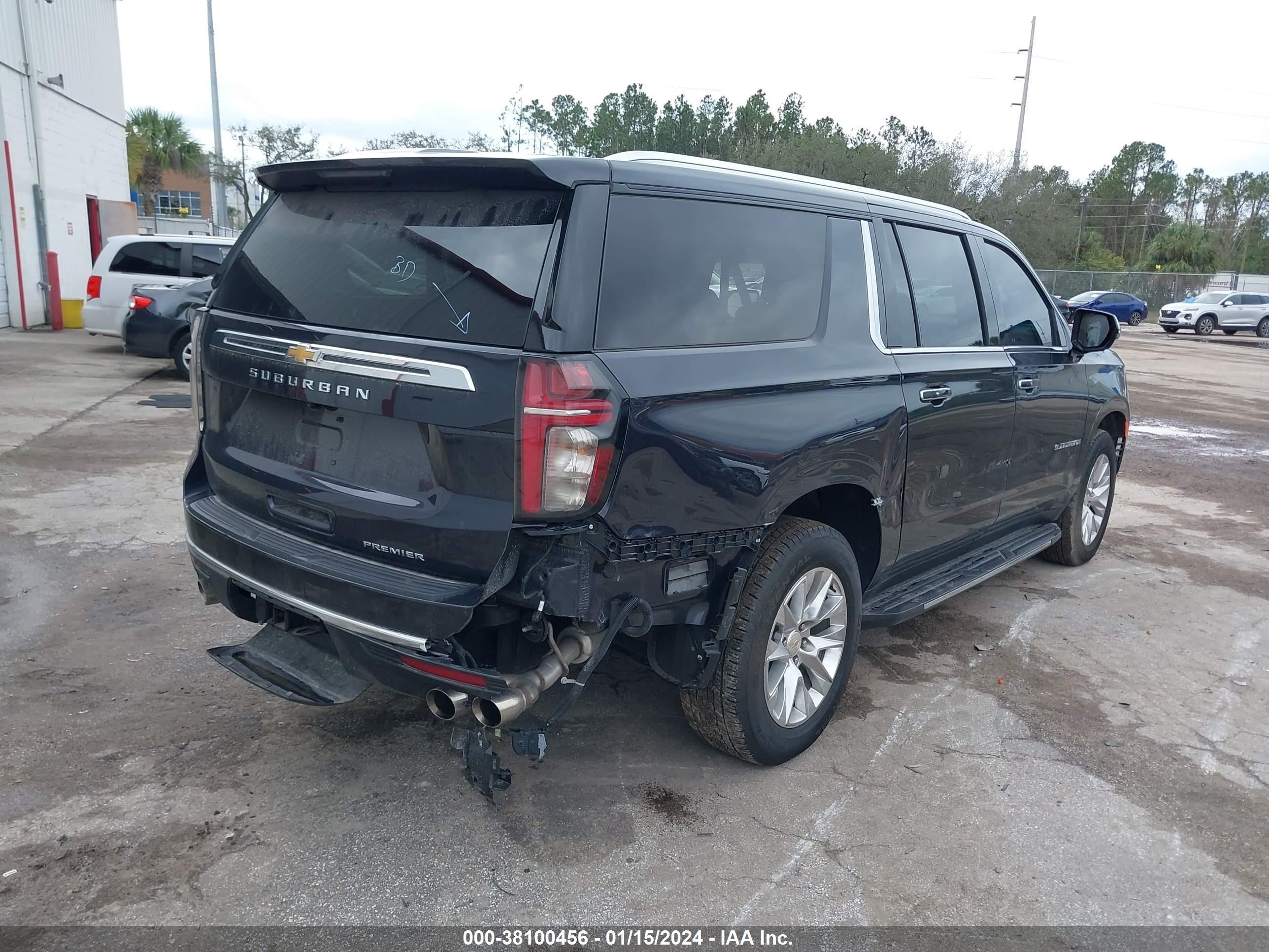 Photo 3 VIN: 1GNSCFKD1PR422360 - CHEVROLET SUBURBAN 